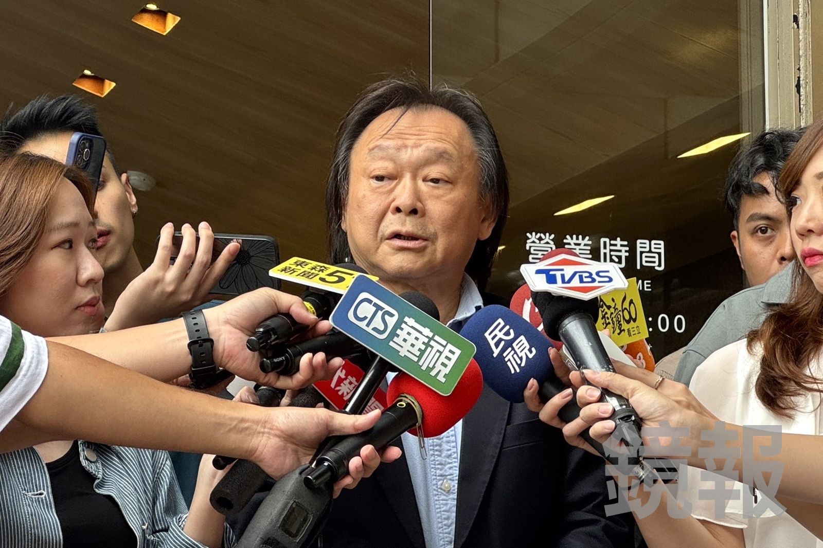 綠營戰台北/從從容容爆紅成蔣萬安頭號勁敵 王世堅爆發力強被看好當母雞