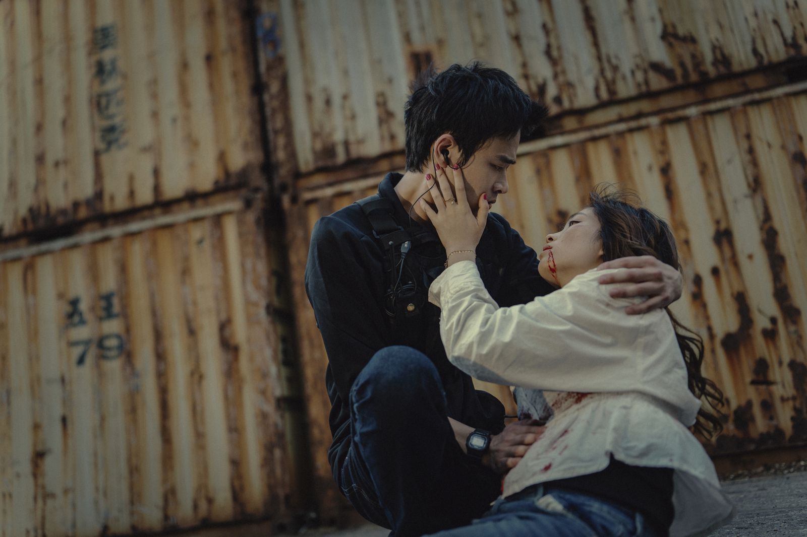 夏騰宏和阮秋姮在《化外之醫》大結局的道別戲令人動容。公視、中華電信、瀚草文創提供