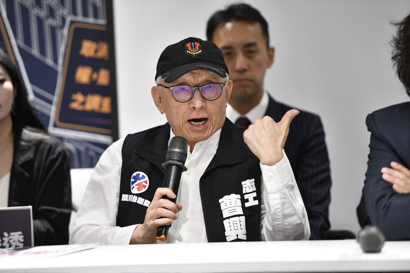 下戰帖！點名傅崐萁、朱立倫公開辯論　曹興誠：若不敢就送「孬種騙子帽」