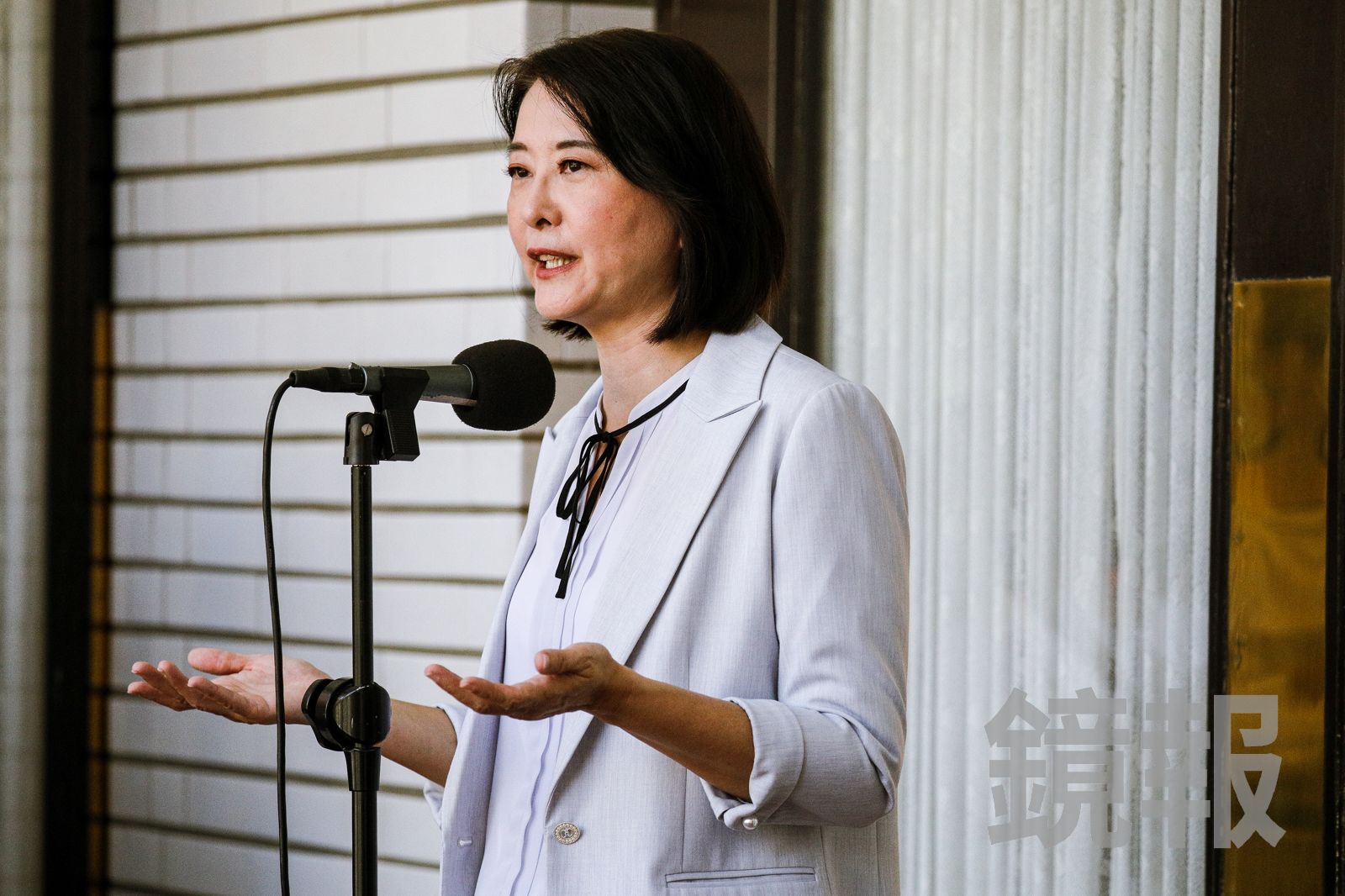 王鴻薇助理指揮記者鐵證曝光 李正皓曬對話紀錄:請道歉下台