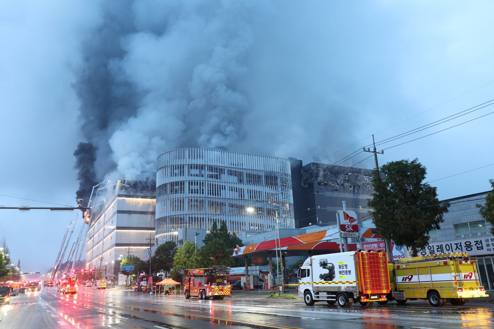 韓史上最久火災!仁川酷澎物流中心「烈火狂燒61小時」121人死裡逃生...員工嚇傻:以為消防演習