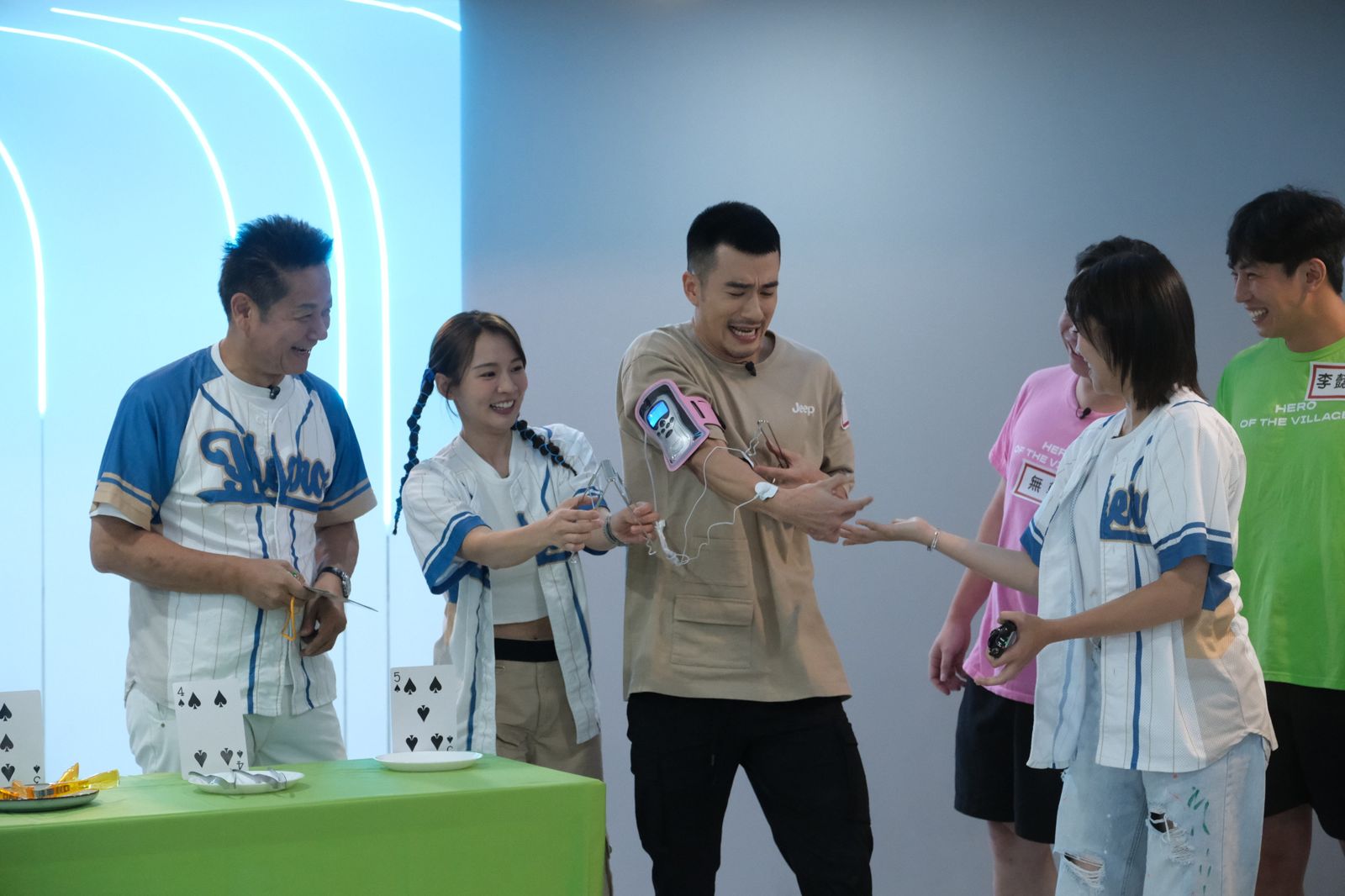 《全村》JR紀言愷慘遭電擊崩潰急喊卡!東森綜合台提供