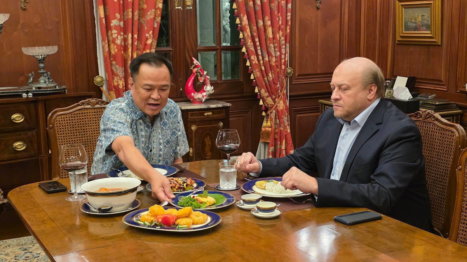 以《泰版三國》認識泰國政治發展—從官渡到赤壁