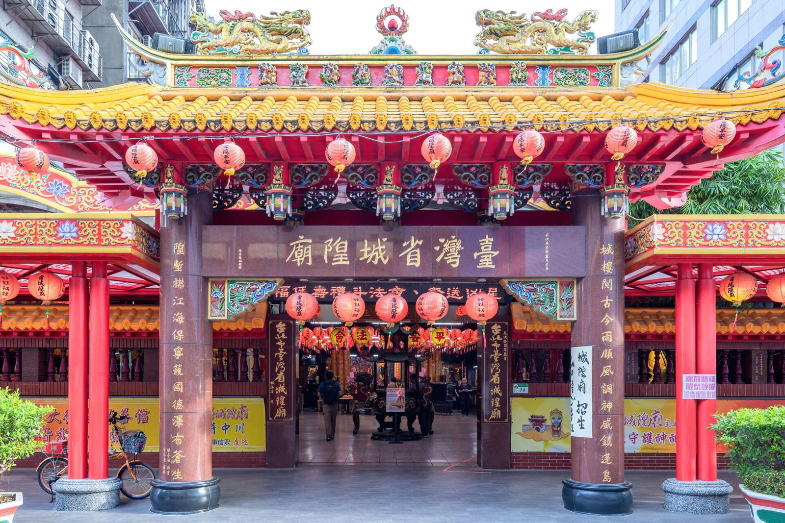 什麼年代了還有「台灣省城隍廟」!他公審提蔣萬安 狠遭打臉:讀書不犯法