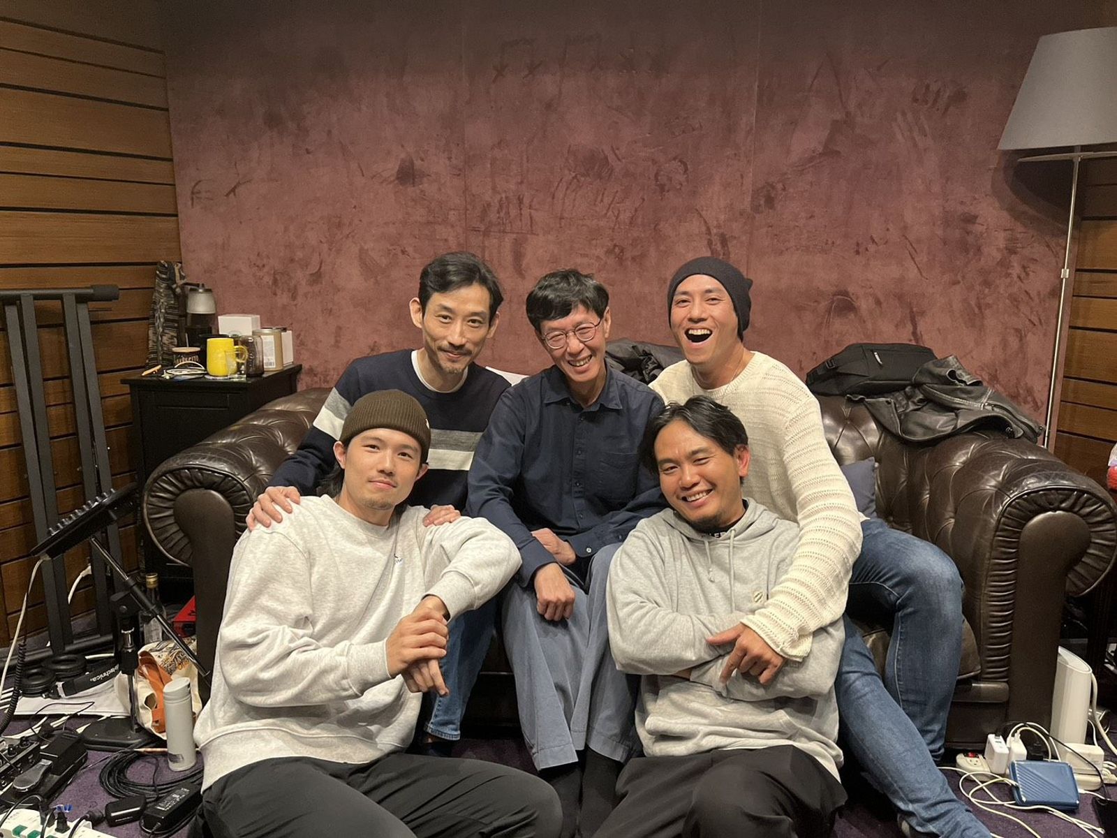 莊凱勛吆喝「工人F4」邊開唱邊喝高粱　楊大正、陳竹昇能演又能唱！張耀仁一開口震驚全場