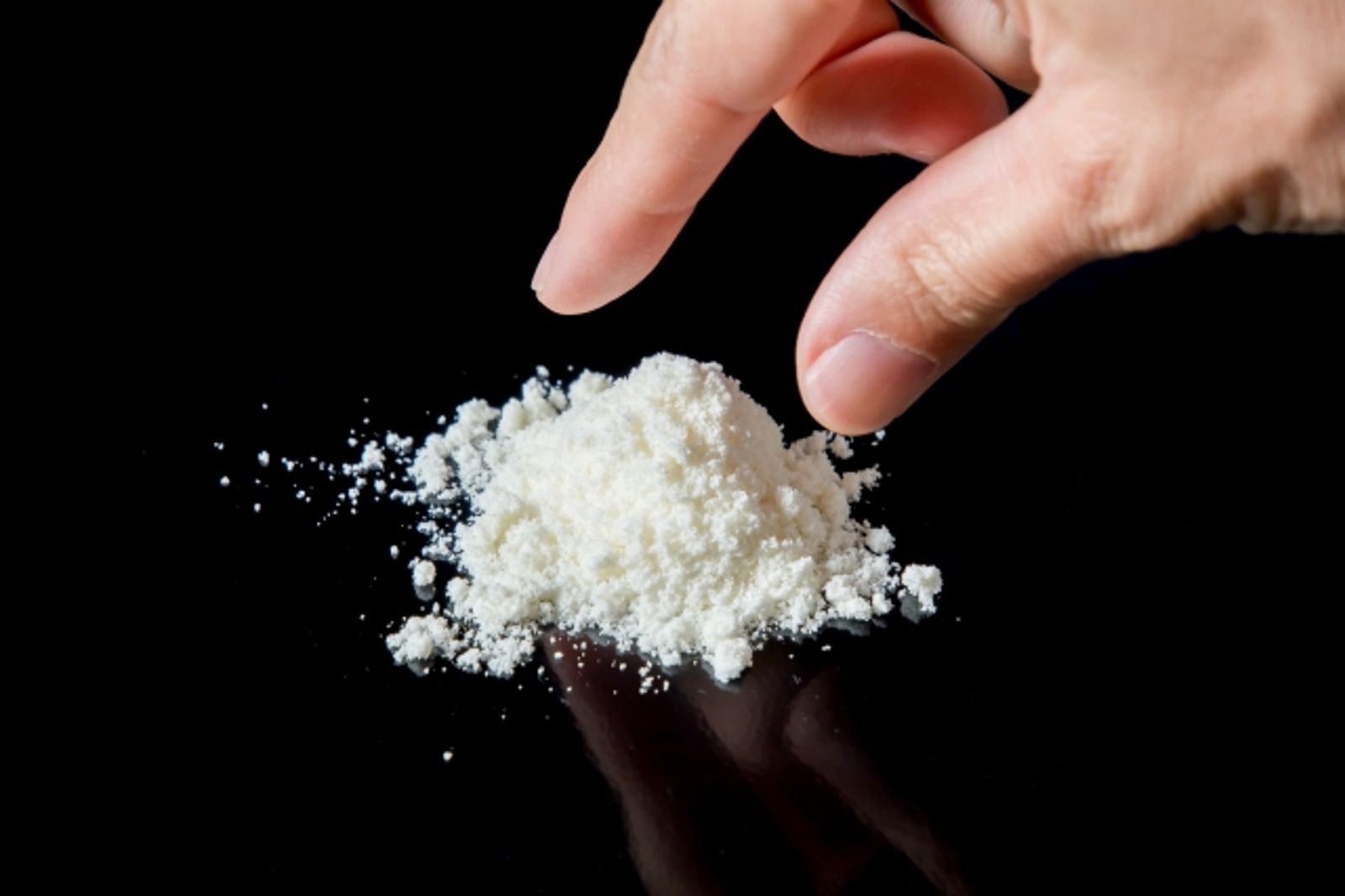 誤信網傳減肥影片 19歲女大生「吃硼砂」當天中毒喪命