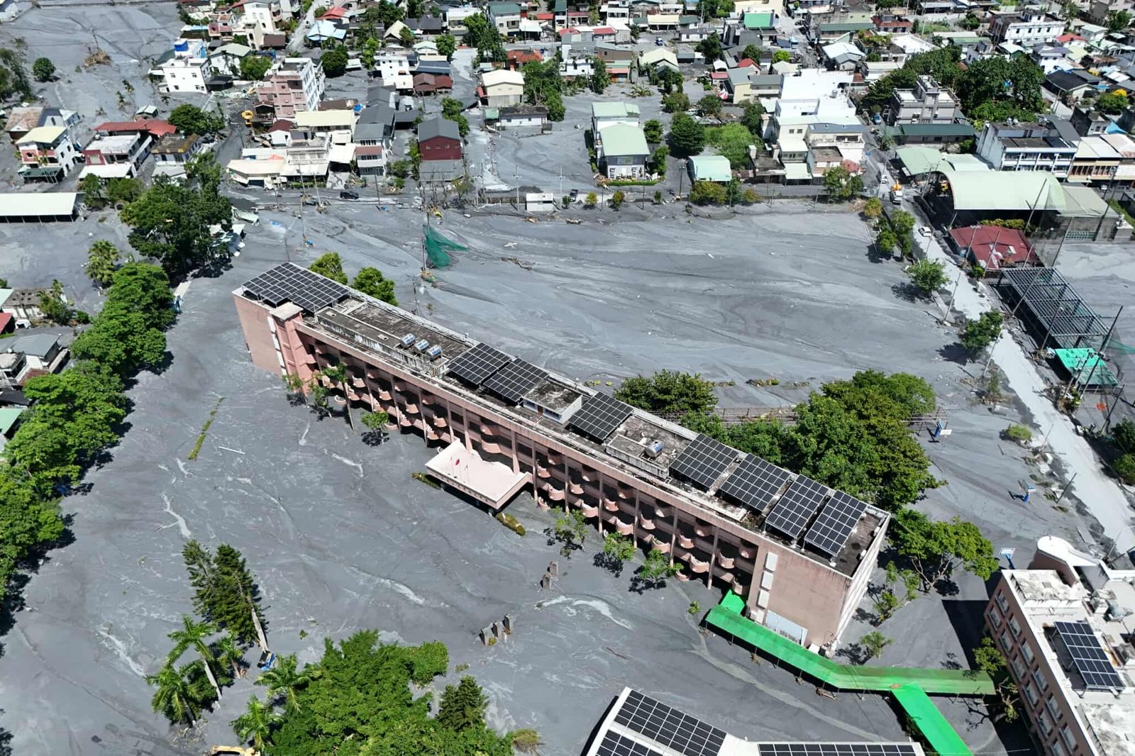 花蓮光復驚傳又潰堤！水勢暴漲志工尖叫「快跑」　水利署急澄清：無危險