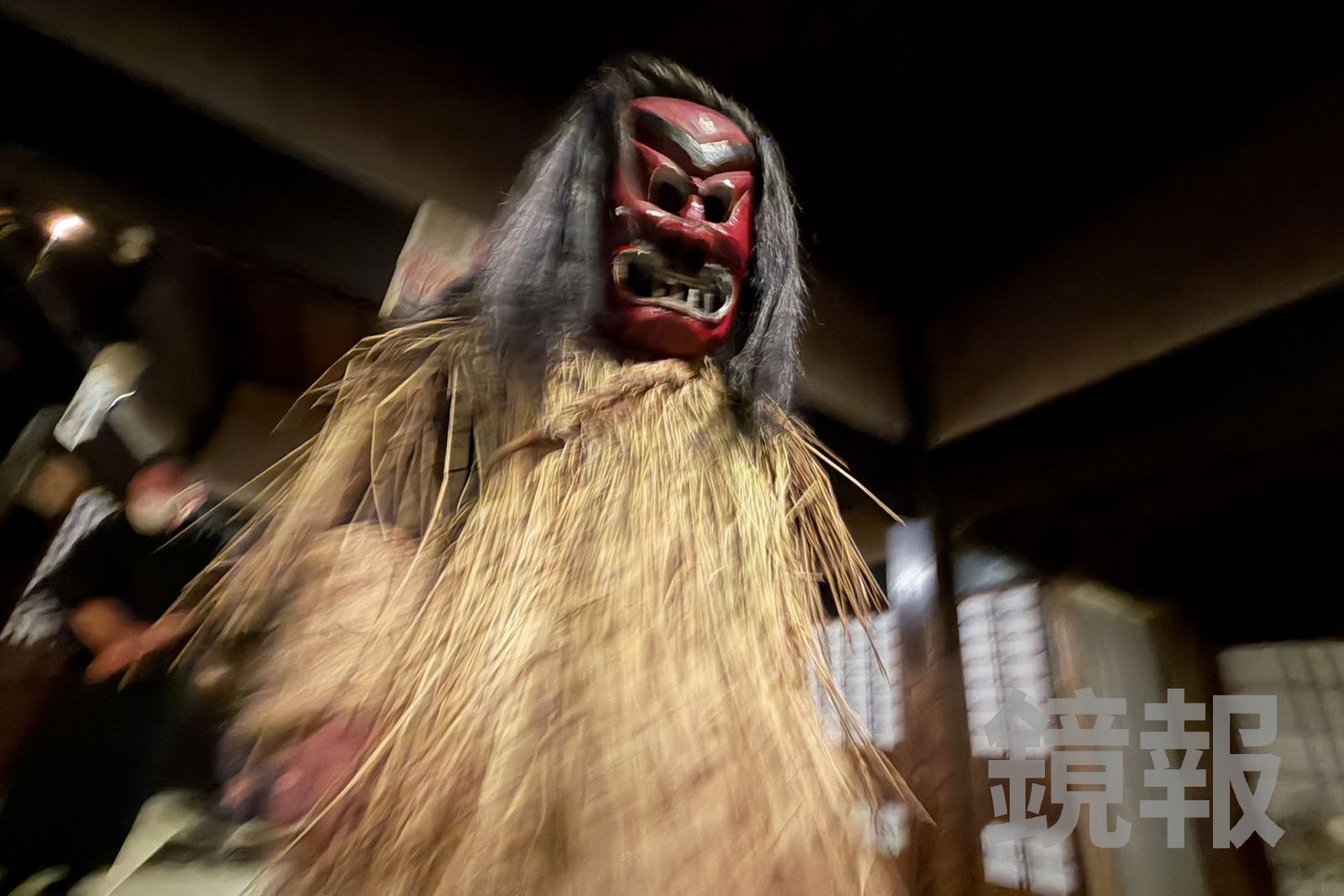 生剝鬼的裝扮嚇人，為的就是警告小孩要好好讀書別偷懶。