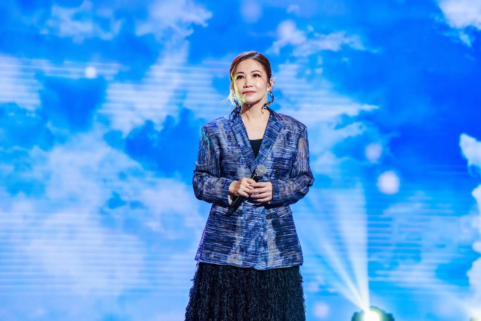 李子森險無法出道？金曲歌后黃妃「1通電話」救回演藝路　61歲挑戰Rap喊話再奪金