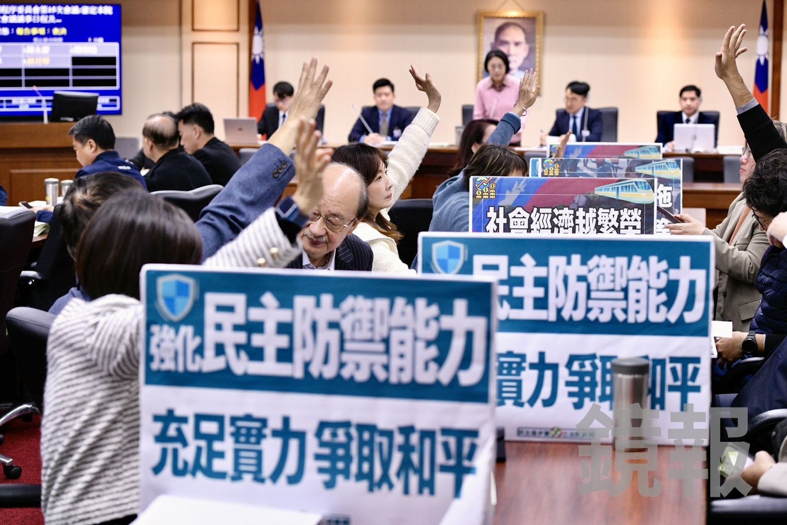 雙柯會沒用？柯建銘親自盯場　藍白仍六度封殺1.25兆國防特別條例