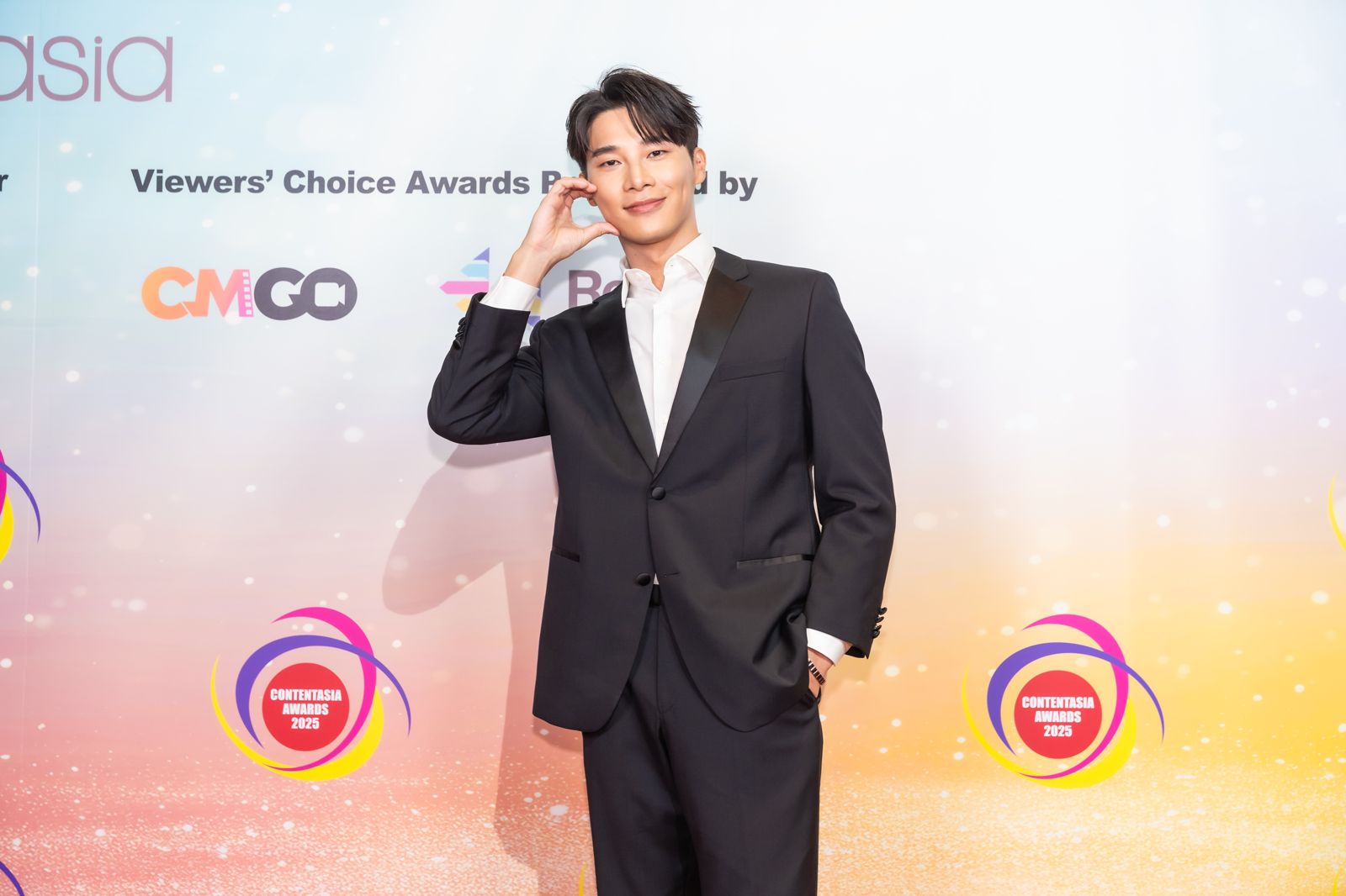 宋偉恩10年首奪亞洲影視金獎 舞台淚崩喊:喜歡表演的人永遠不能放棄