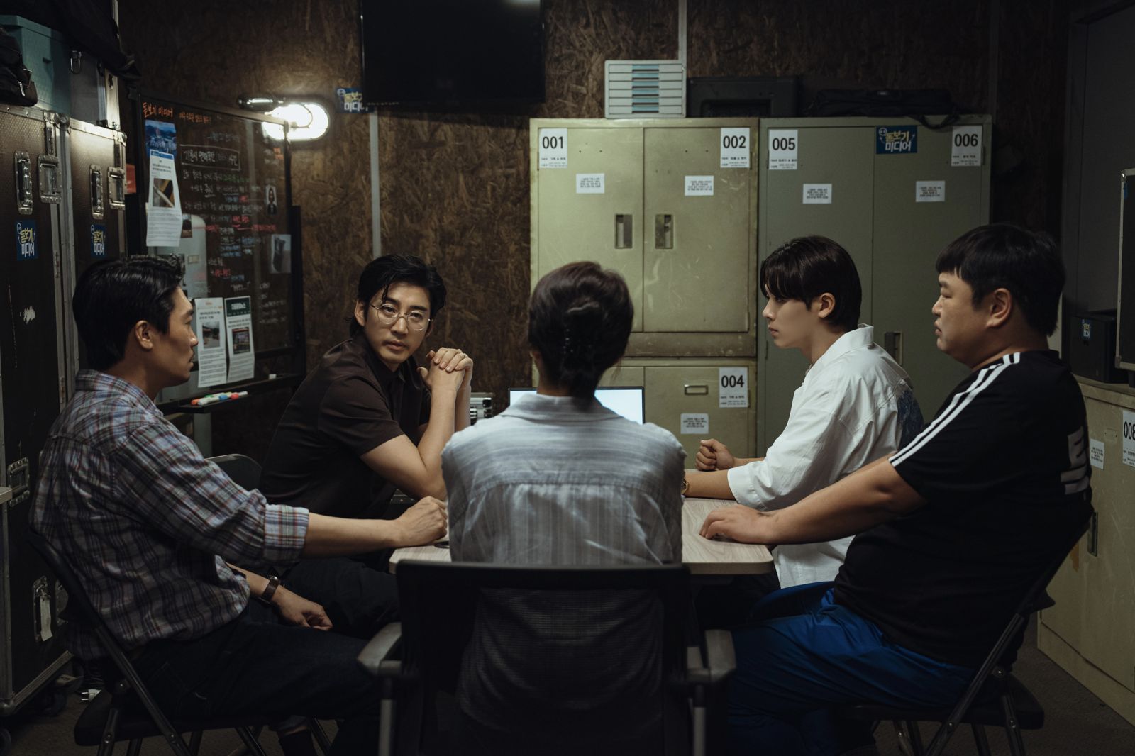 《UDT：我們社區特攻隊》描述一群平民百姓為了社區安寧聯手作戰。friDay影音提供