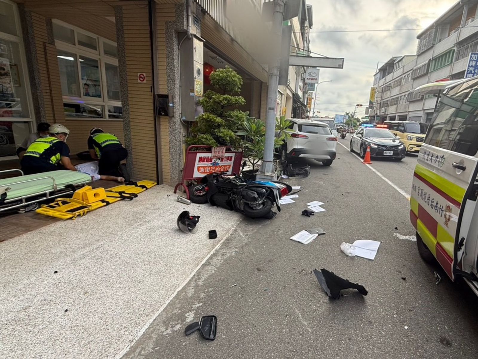 逆向撞死60歲騎士還打赤膊肇逃!他躲5小時藏衣櫃被警揪出…車內赫見喪屍煙彈