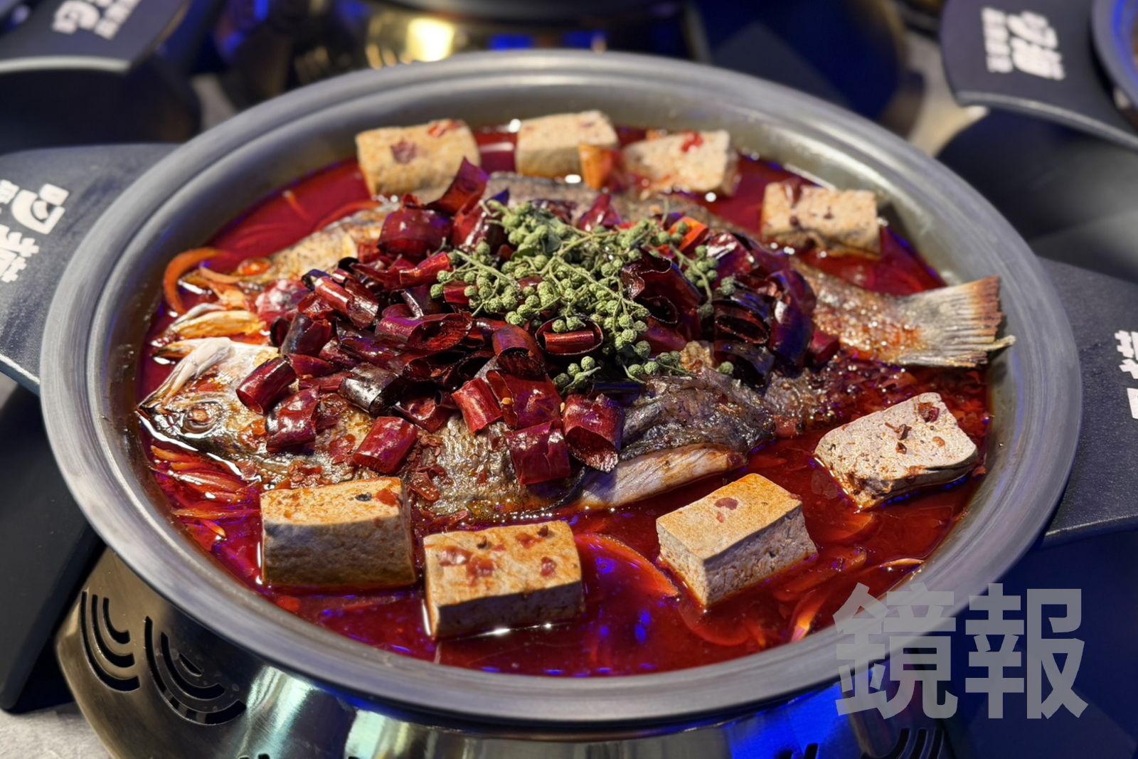 麻辣烤魚新地標來了!「叼貓」9/18插旗信義區,7種口味開幕5折爽吃