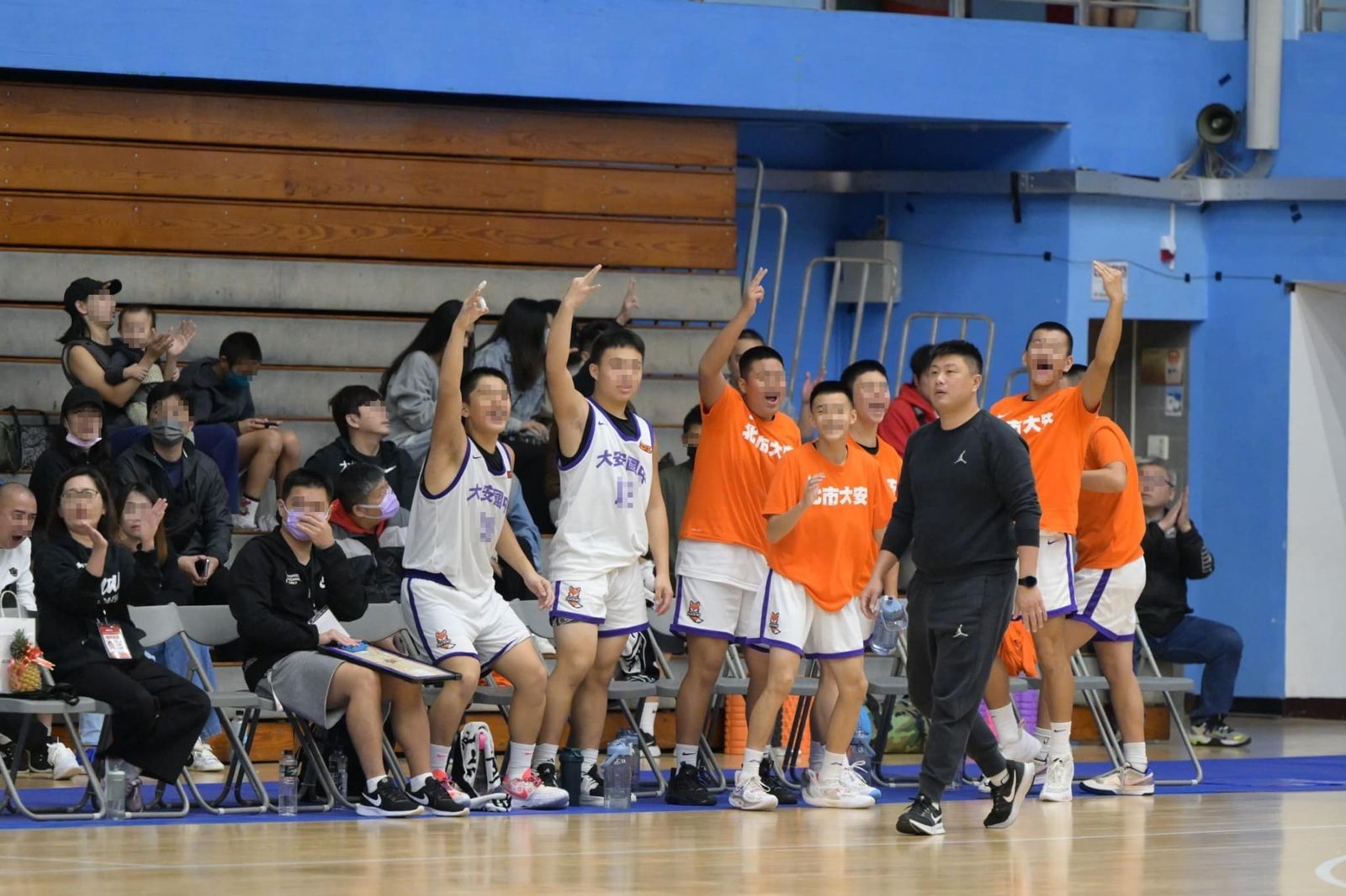 教練外遇裁判2/家長怒控「以賽募款」帳戶竟是私帳 體罰學生打斷掃把