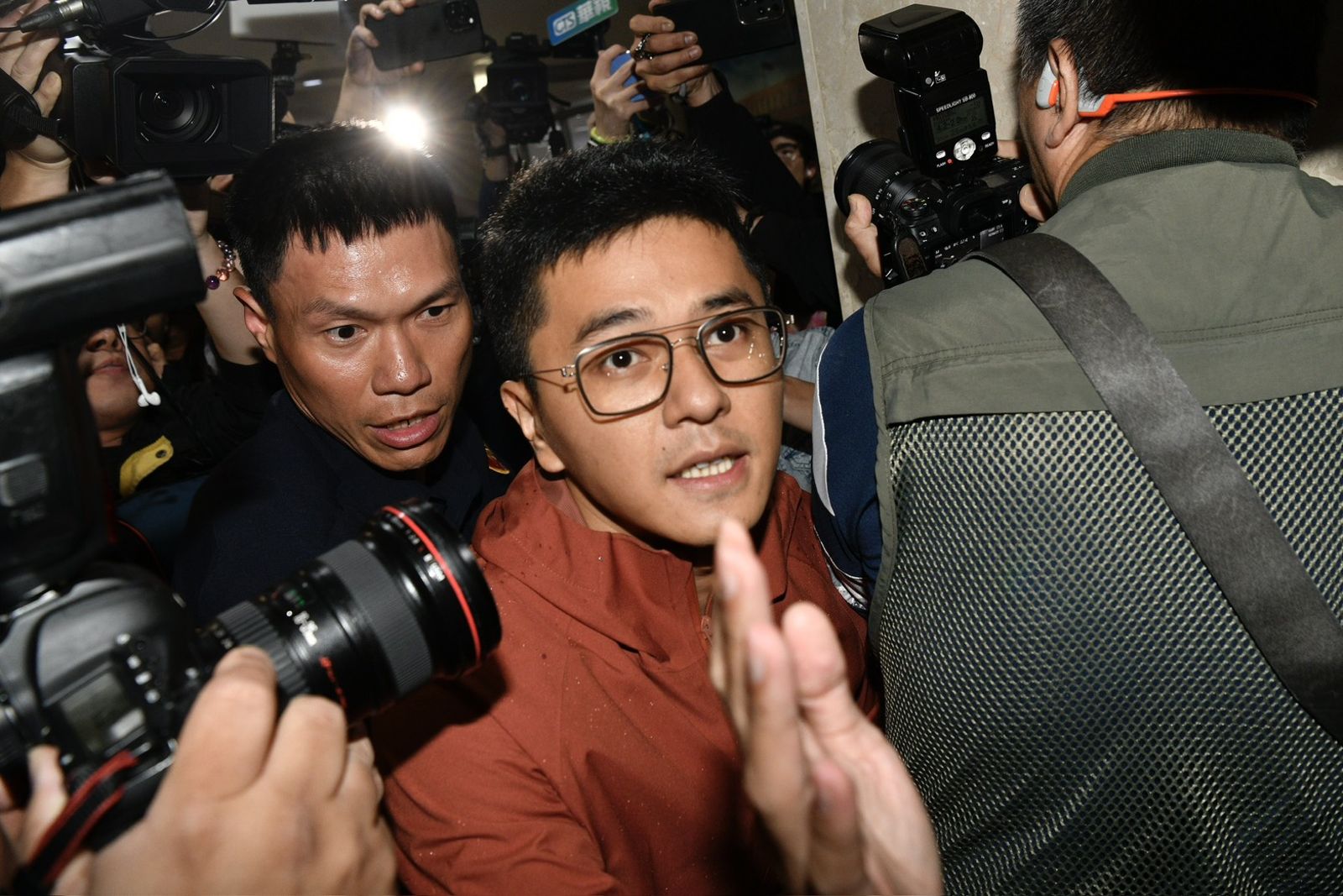 李孝亮也抵達北檢！　「怕被押嗎？」僅回謝謝