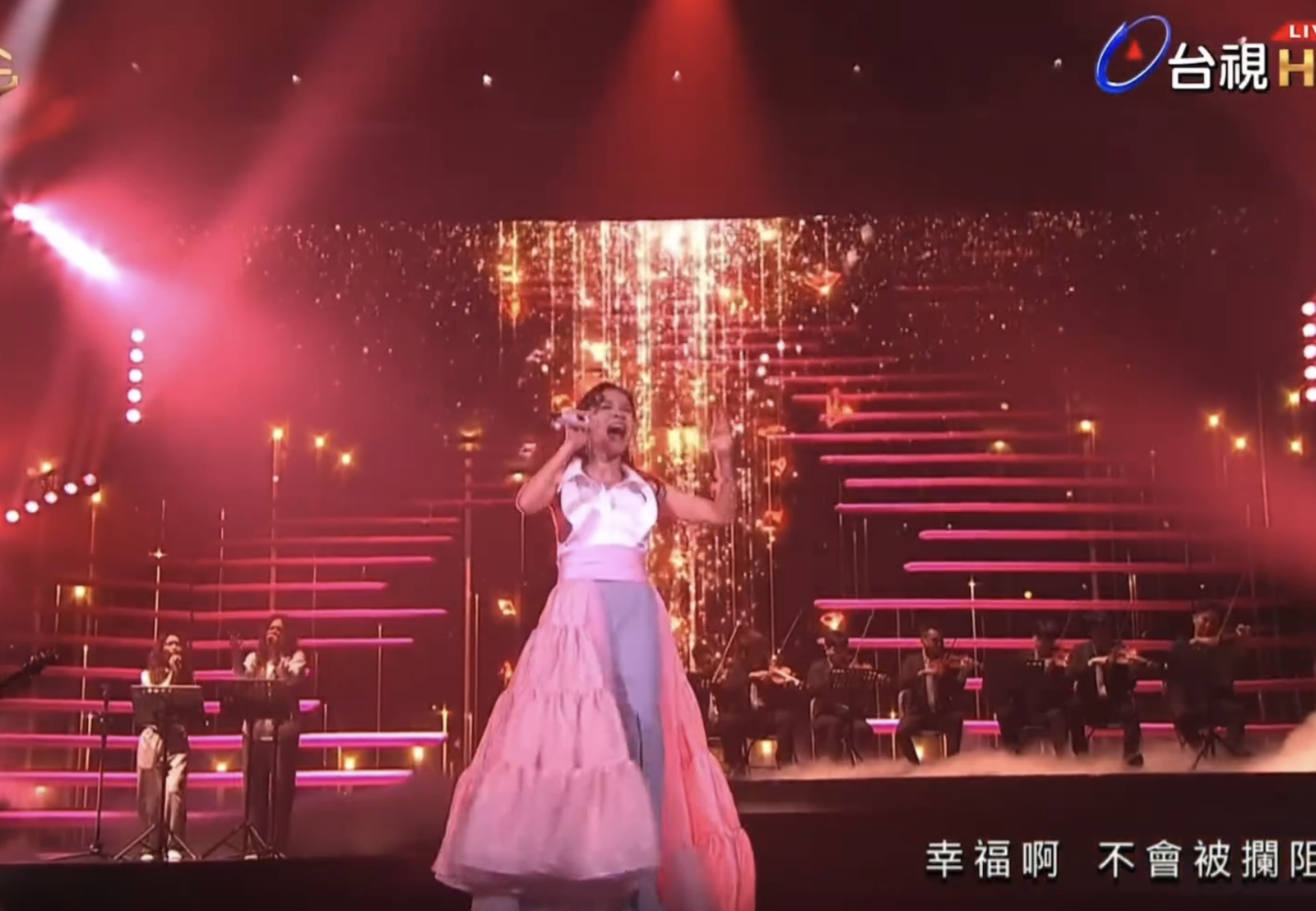 金曲36／史上第一位雙語歌后登場　彭佳慧表演被讚爆：好強