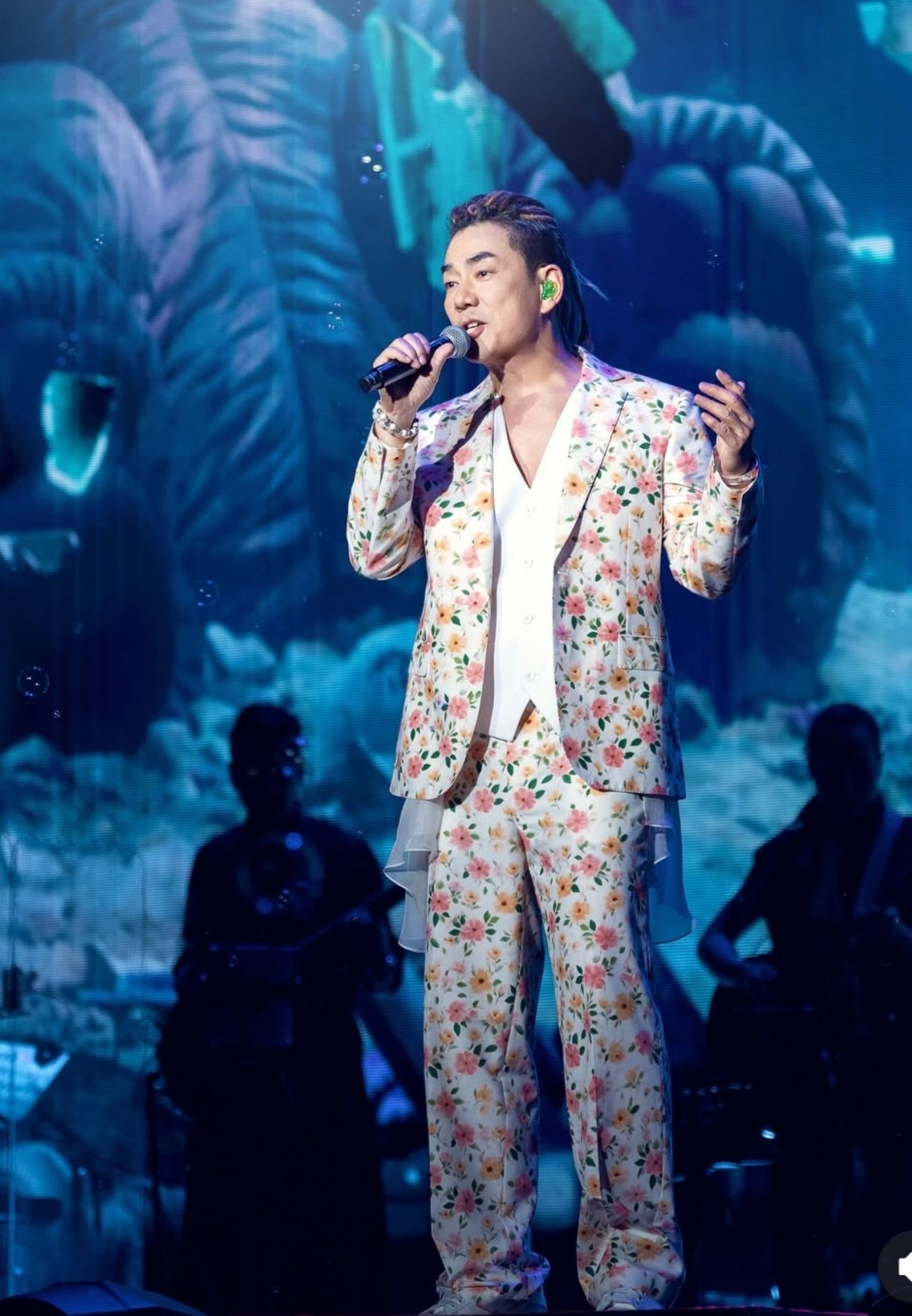 任賢齊巡演唱遍世界各地。翻攝richiejen623 IG