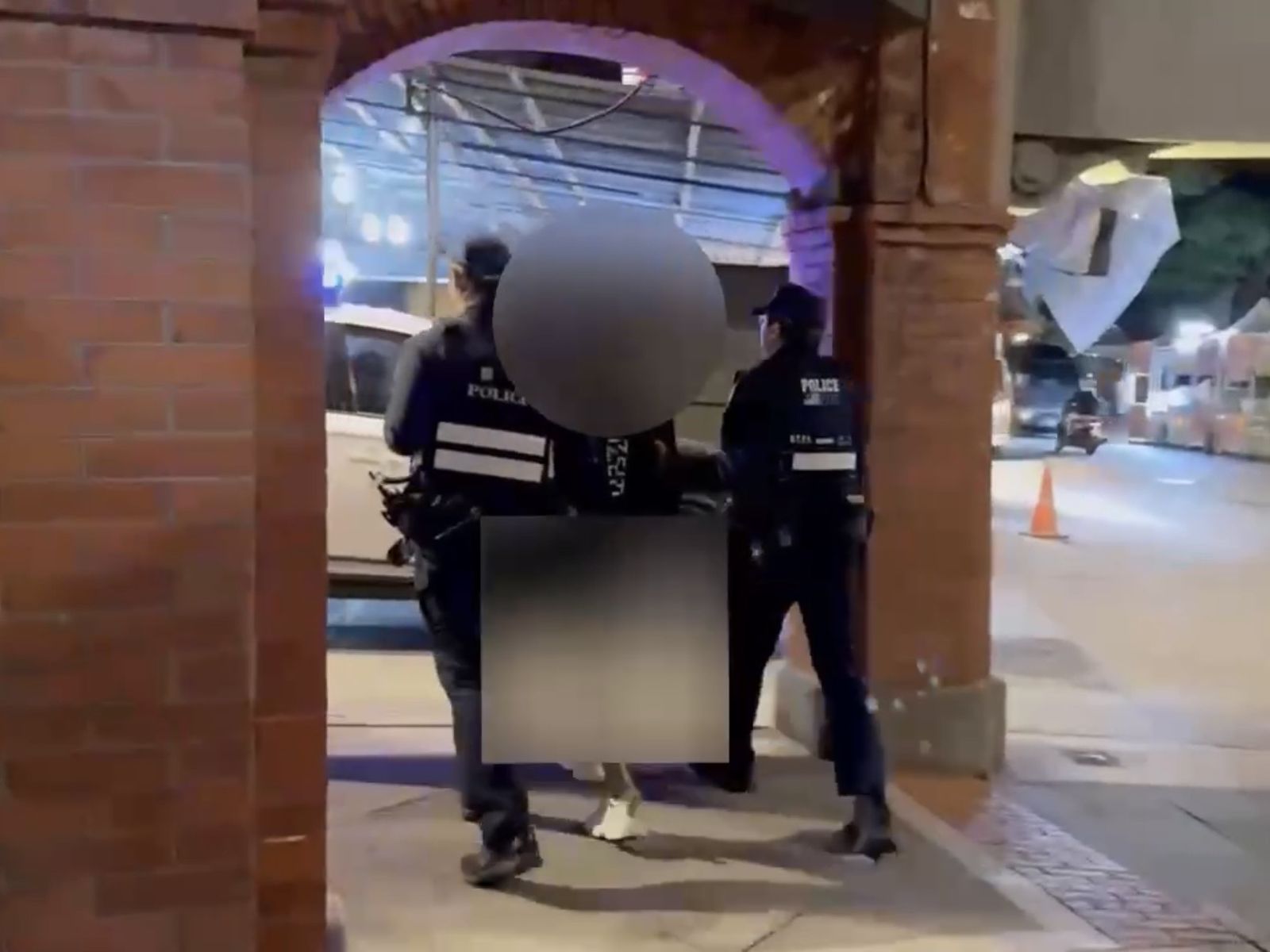 三峽北大捷運站工地喋血　「二刀流」砍傷主管還踹臉