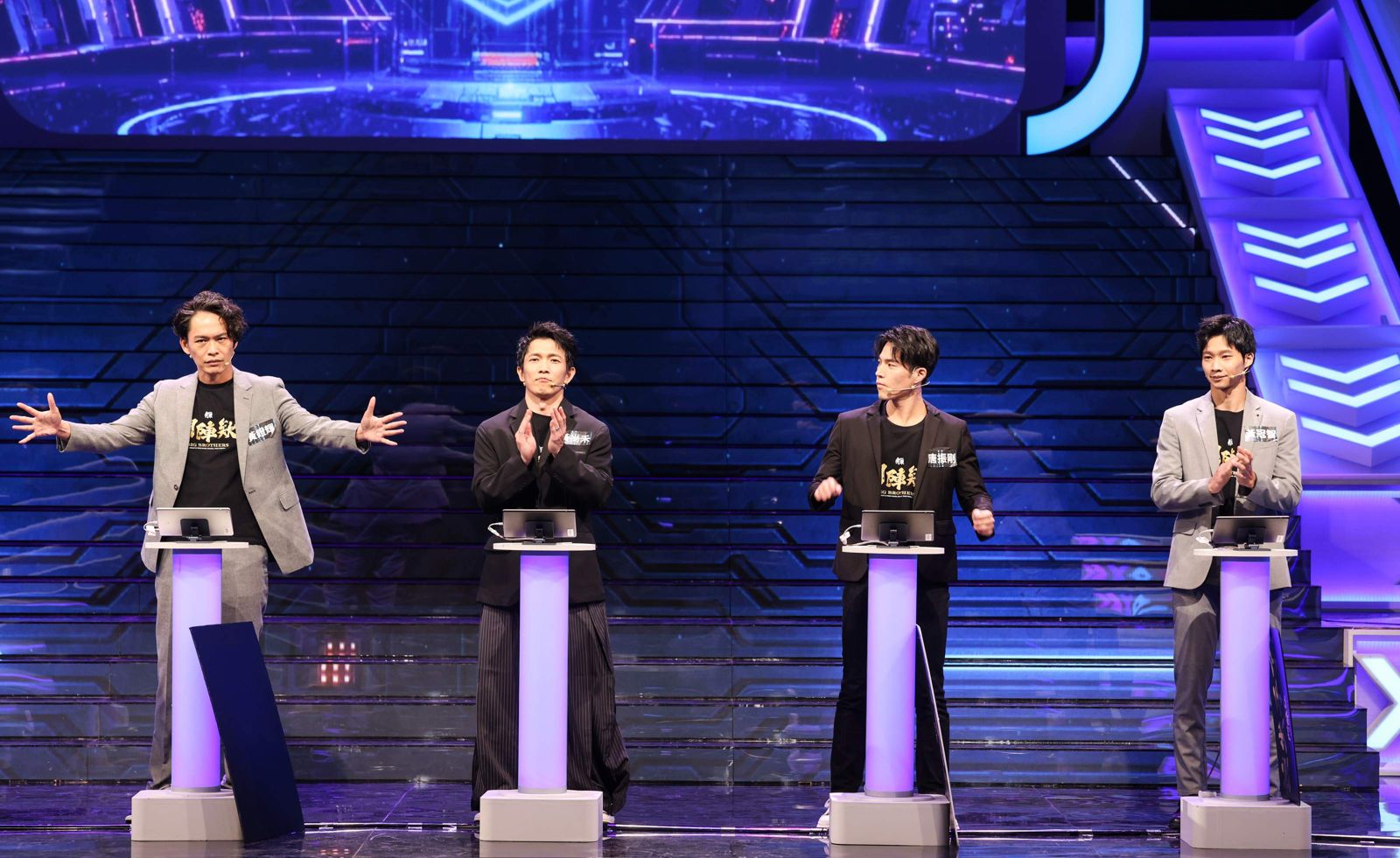 「角頭宇宙」（左至右）演員黃鐙輝、黃尚禾、唐振剛、黃冠智同上節目。公視提供