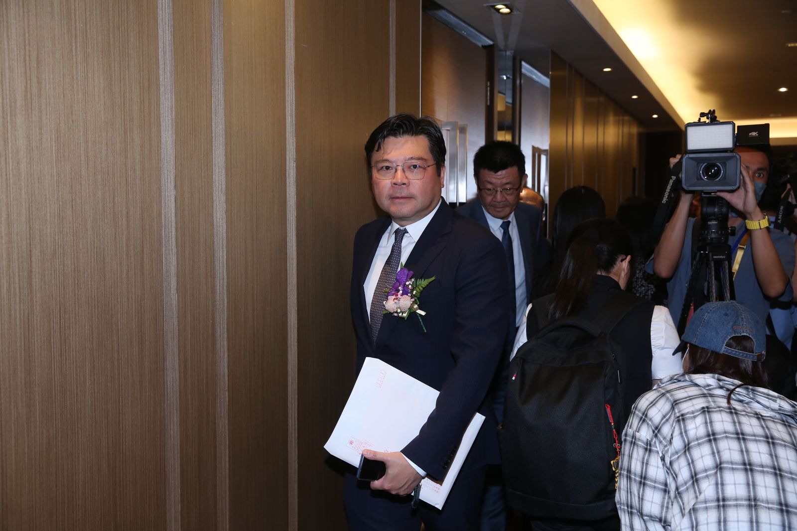 旺季結束　康舒10月營收月減近16％、年增逾一成靠企業用電源撐盤