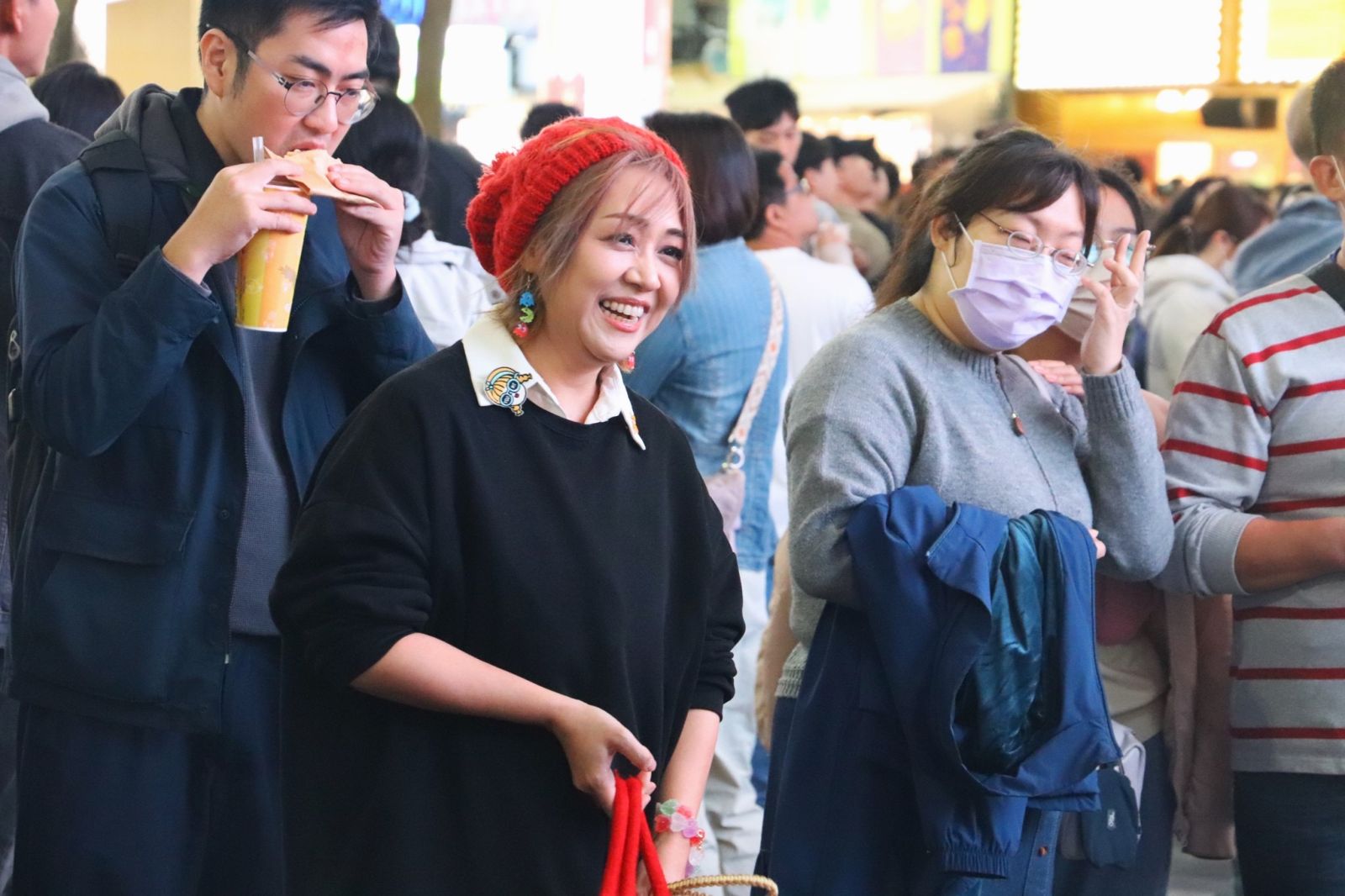 《甄嬛傳》原唱街頭演唱遭檢舉！吳亦帆獻聲氣氛尷尬