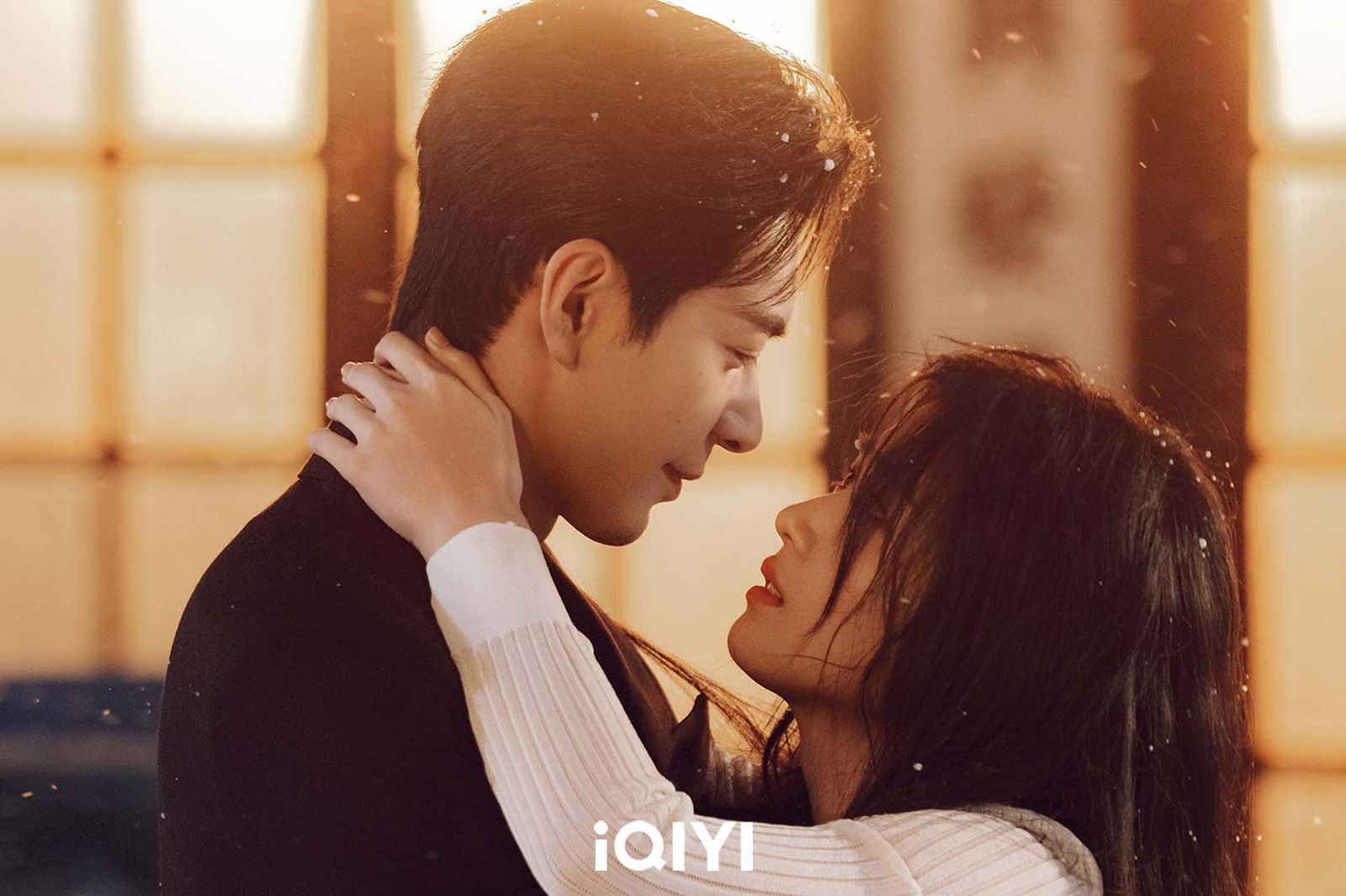 盧昱曉（右）浪漫飛奔到陳星旭身旁。iQIYI愛奇藝國際版提供