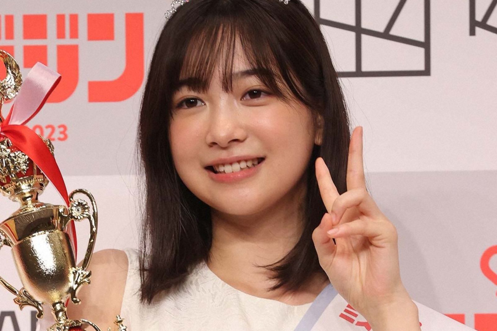 19歲女星昔日「偷吃人夫」劈腿球星　今森茉耶「未成年飲酒」正式遭公司解約