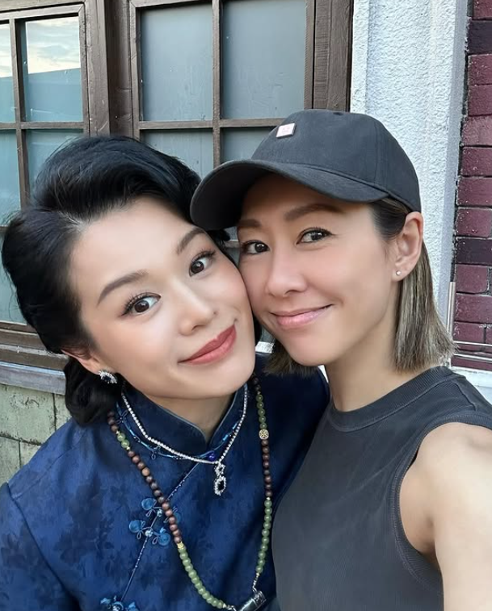胡定欣（右）與胡杏兒（左）感情好情同姊妹。翻攝自nwuuu IG