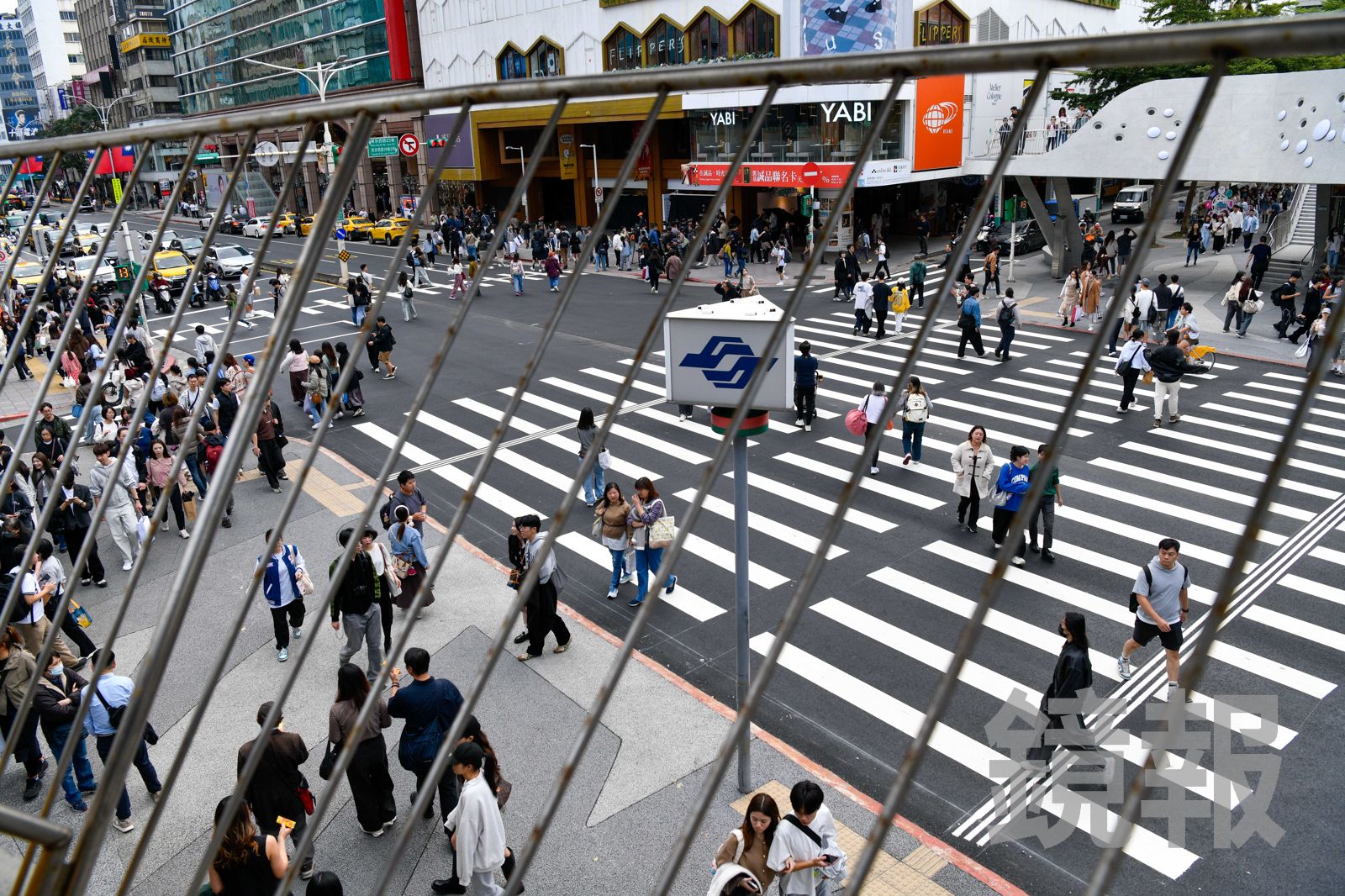 快訊／中山站陰影未散！新光三越南西店驚傳男子墜樓
