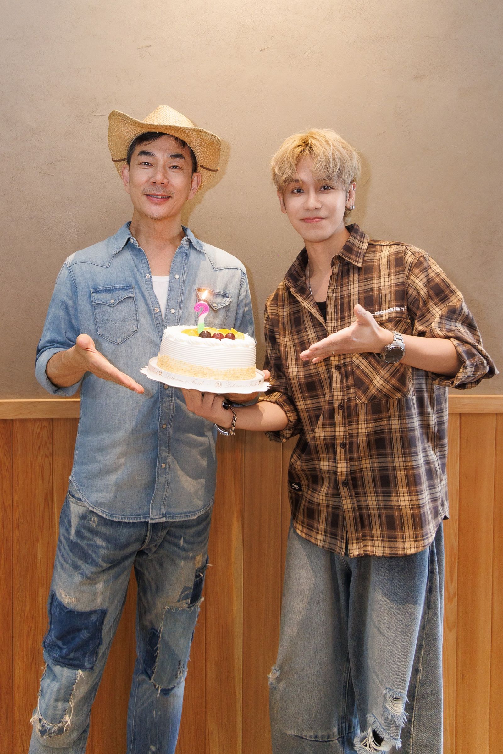 鼓鼓精心準備蛋糕提前為任賢齊慶生。相信音樂提供