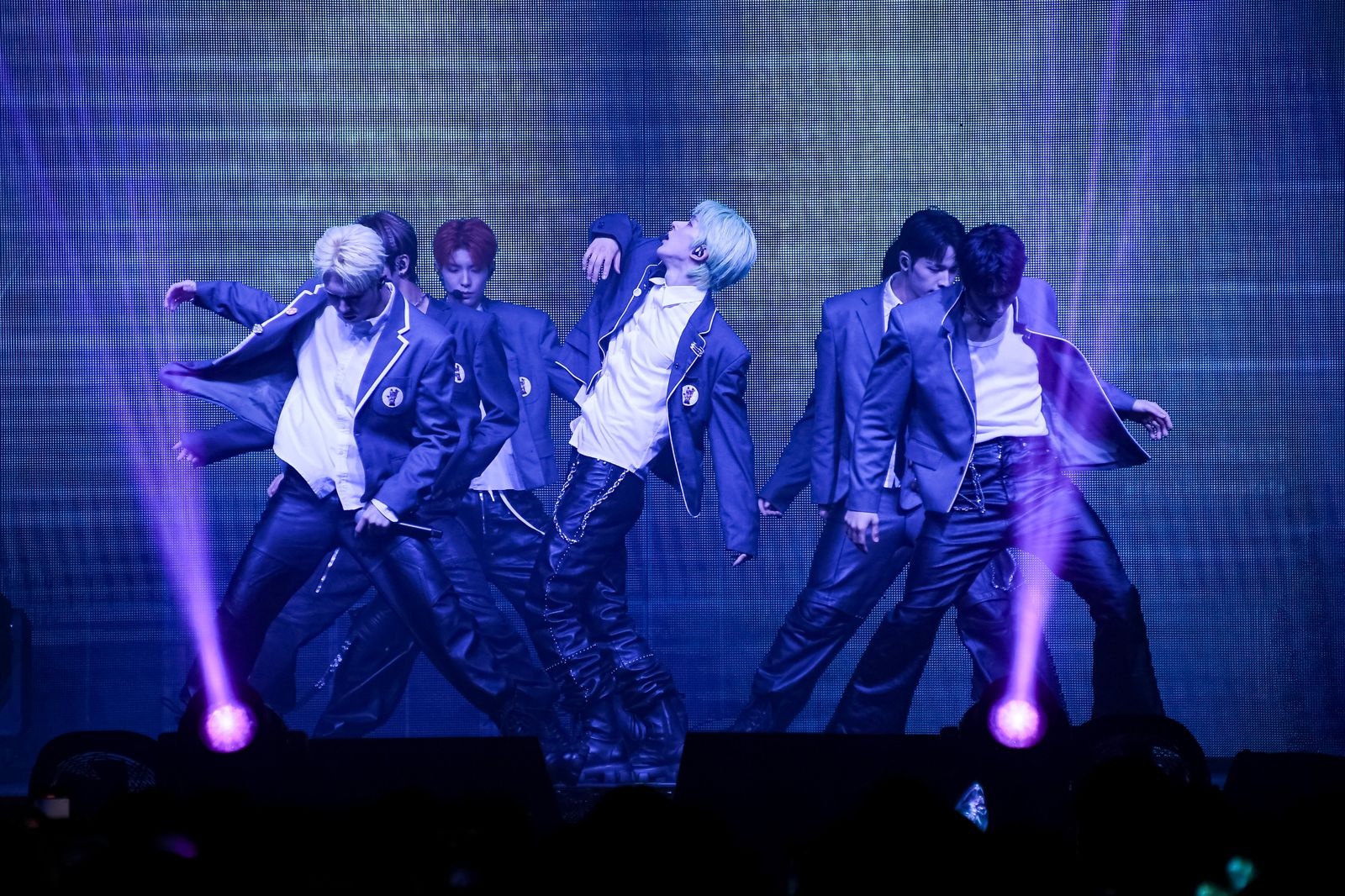 去年才出道的NEXZ聲勢旺，吸引2000人到場朝聖。讀者提供