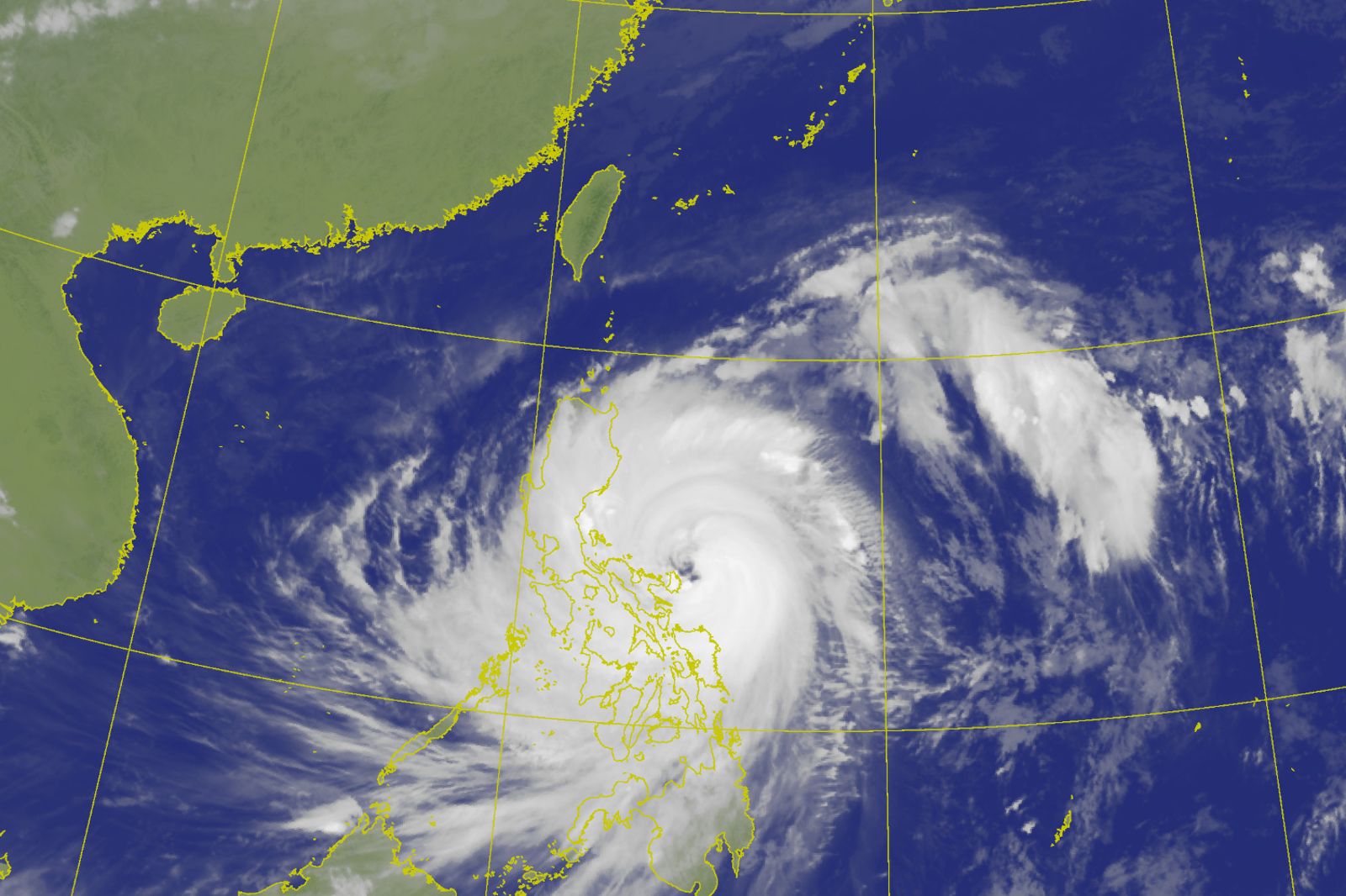 鳳凰恐變強颱！大甩尾登陸台灣　估發海陸警報「預測路徑一次看」