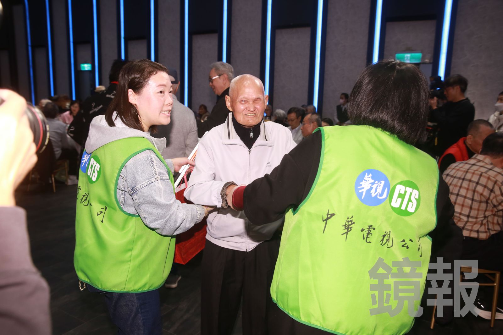 養生館仍營業!李炳輝卻現身淡水開唱 店長親揭「豁達現況」:每月代言費、三節都有給