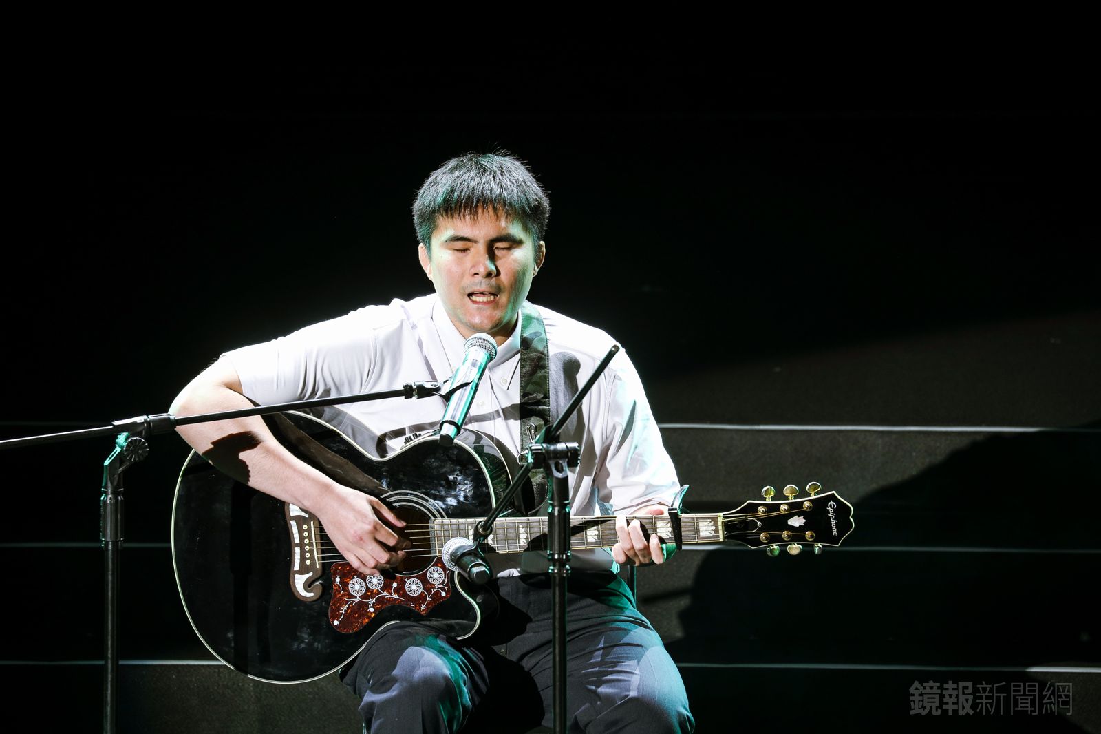 日本知名盲人歌手大山桂司演唱《望春風》與《Train Train》。鄒保祥拍攝