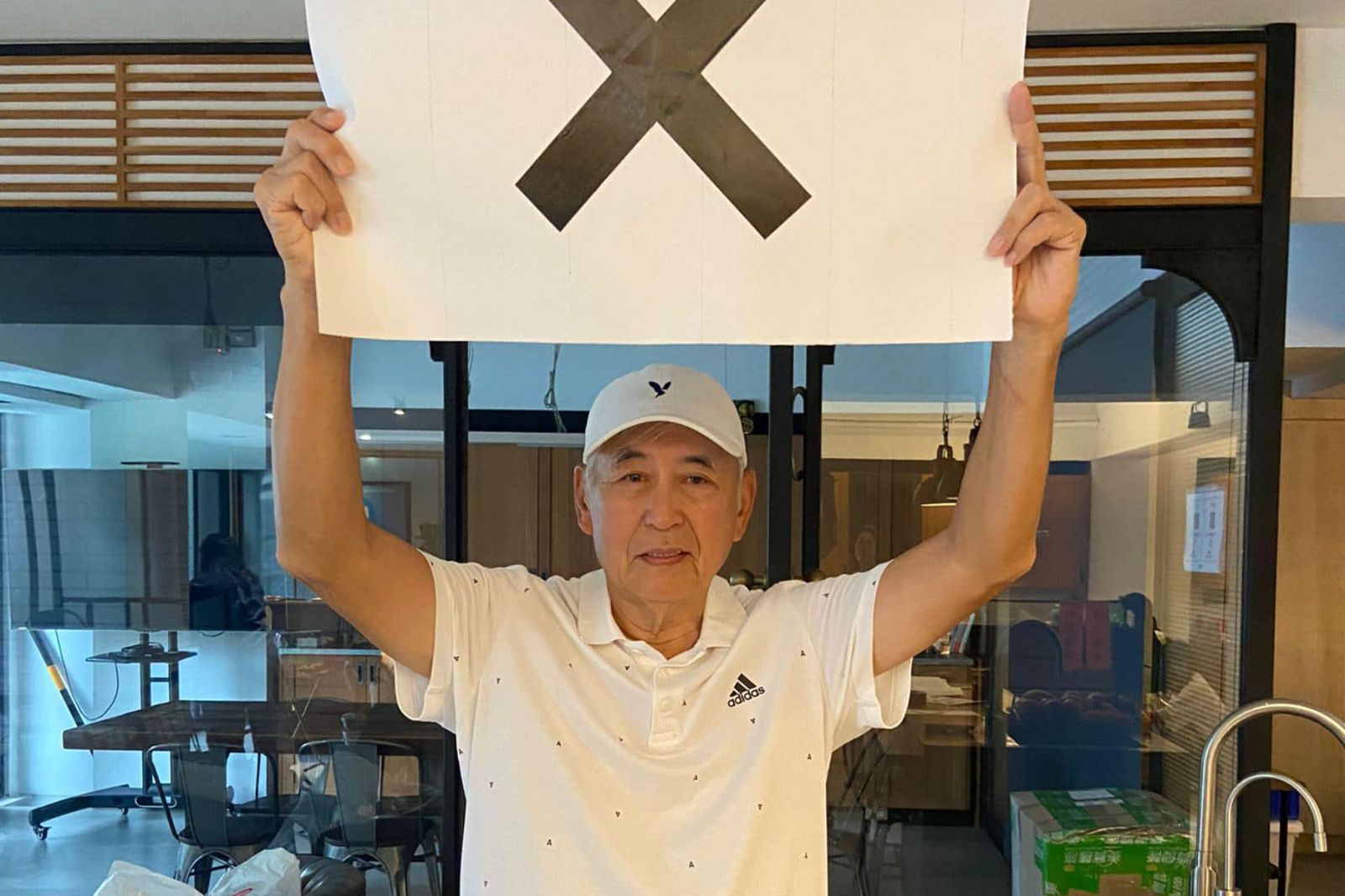 新電影大師柯一正「暴怒砸車」！劇團曝和解進度　友人揭私下真面目：他是憤怒歐吉桑