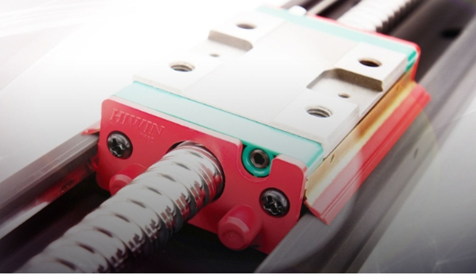 上銀是全球滾珠螺桿大廠，而滾珠螺桿則是人型機器人關節的精密軸心，負責把馬達迴轉力精準轉成直線位移動作。圖／上銀提供