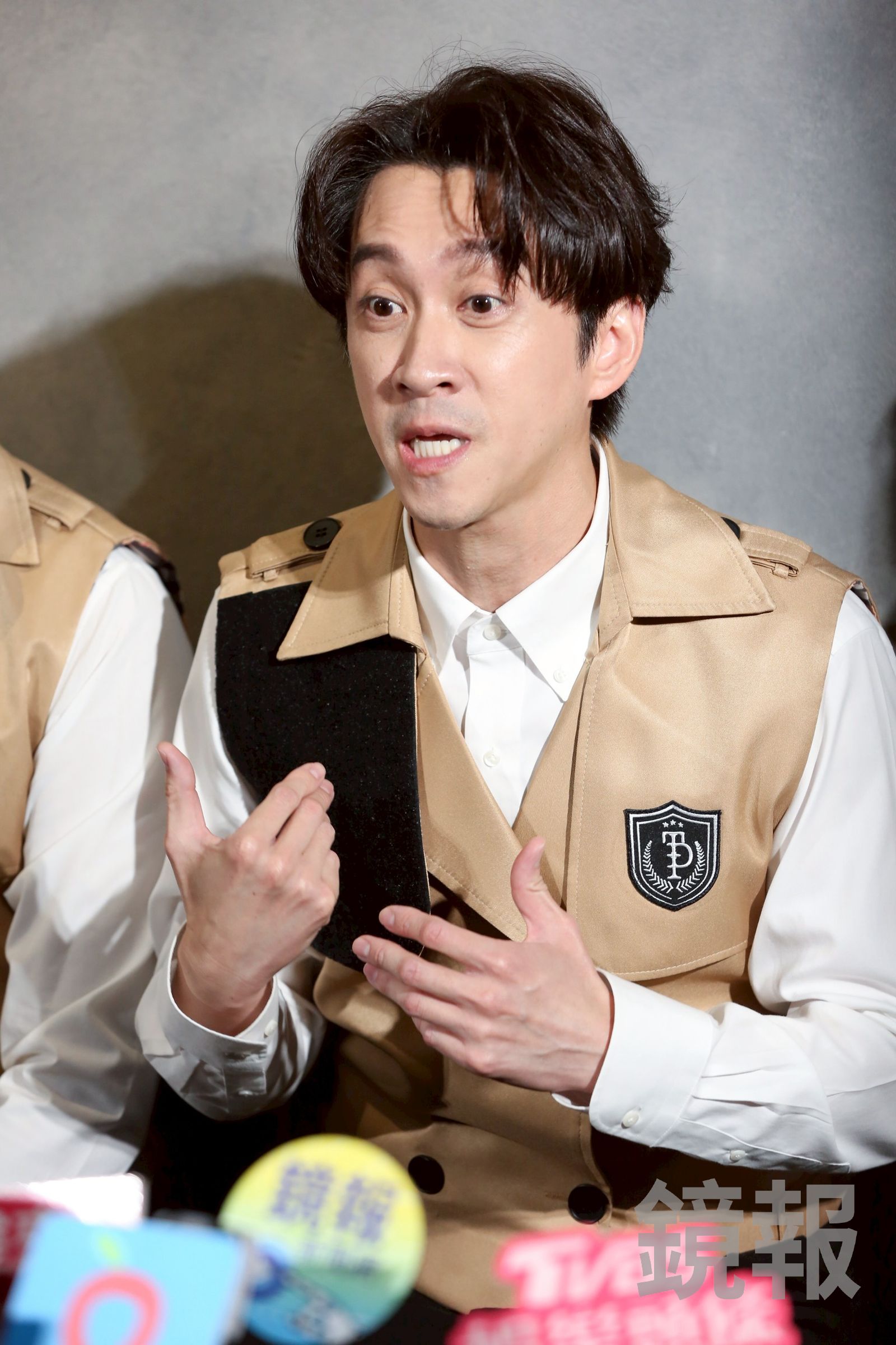 陳漢典暢談近日喜事。李鍾泉攝