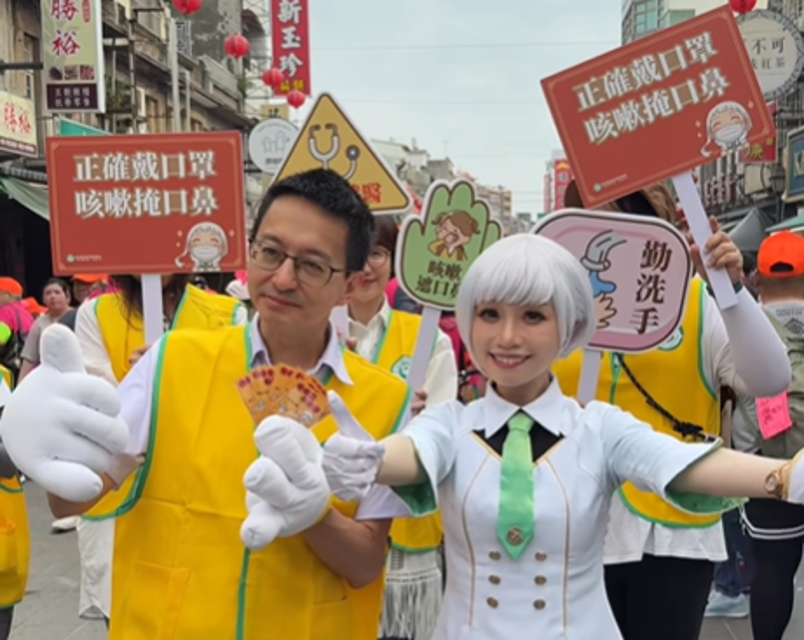 防疫再出招！疾管署「防疫隊長」羅一鈞現身北港迎媽祖