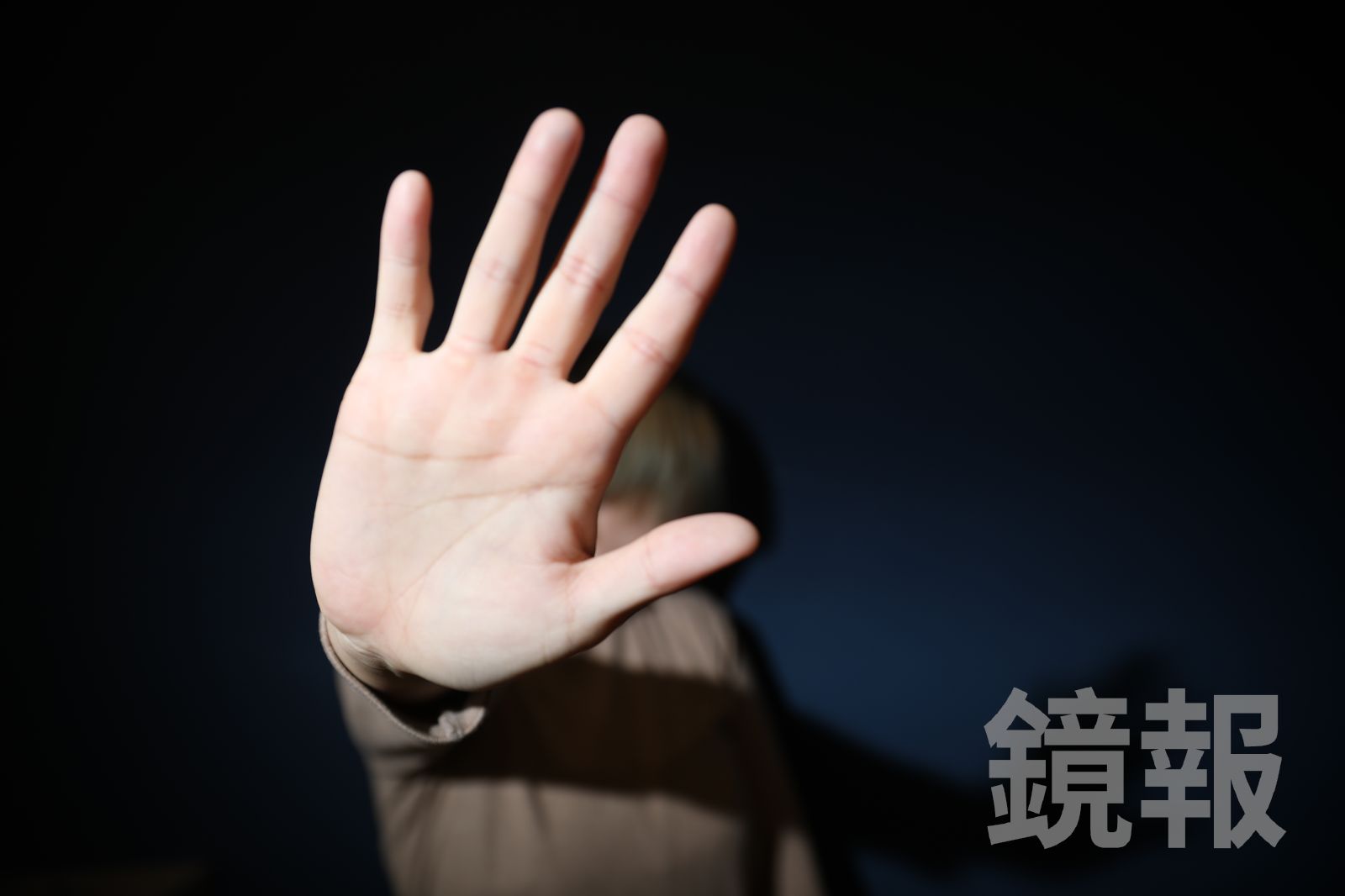 1週2起性侵！她和男友約會「遭4人輪姦」…交警送14歲少女回家「車內硬上她」