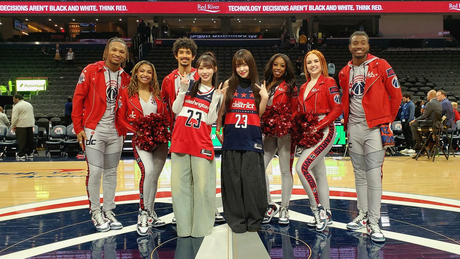 NBA驚見林襄、李多慧雙后!台美啦啦隊夢幻聯動 跨海擊掌巫師隊球員