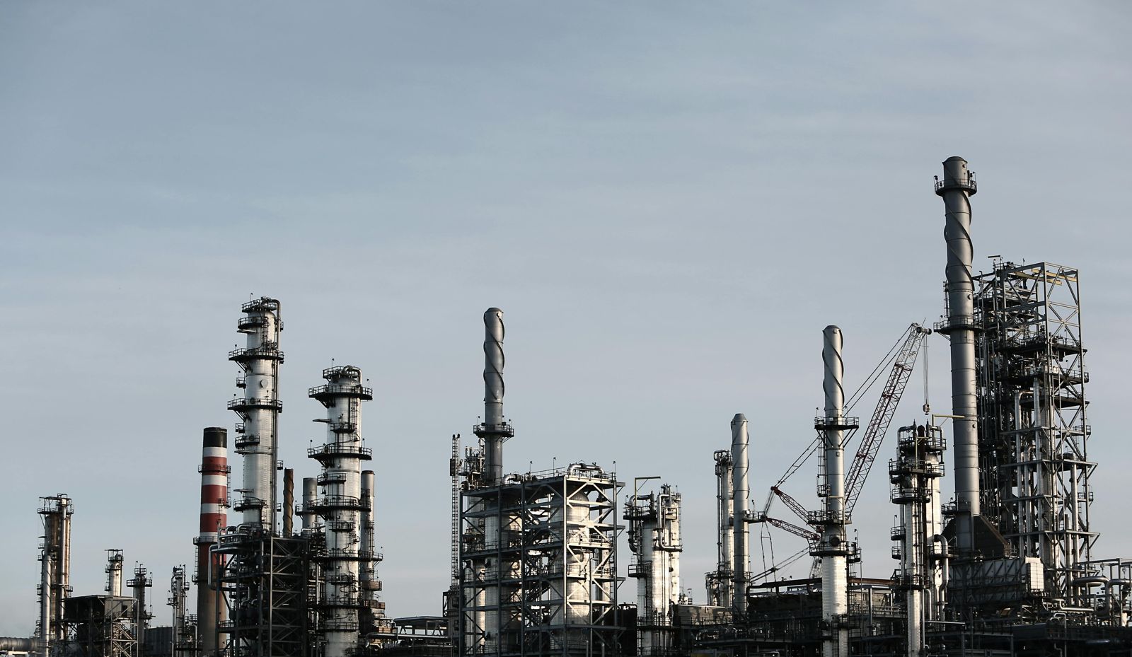 油價飆漲股市承壓「恐釀2008金融危機」?諾貝爾得主:加重生活成本