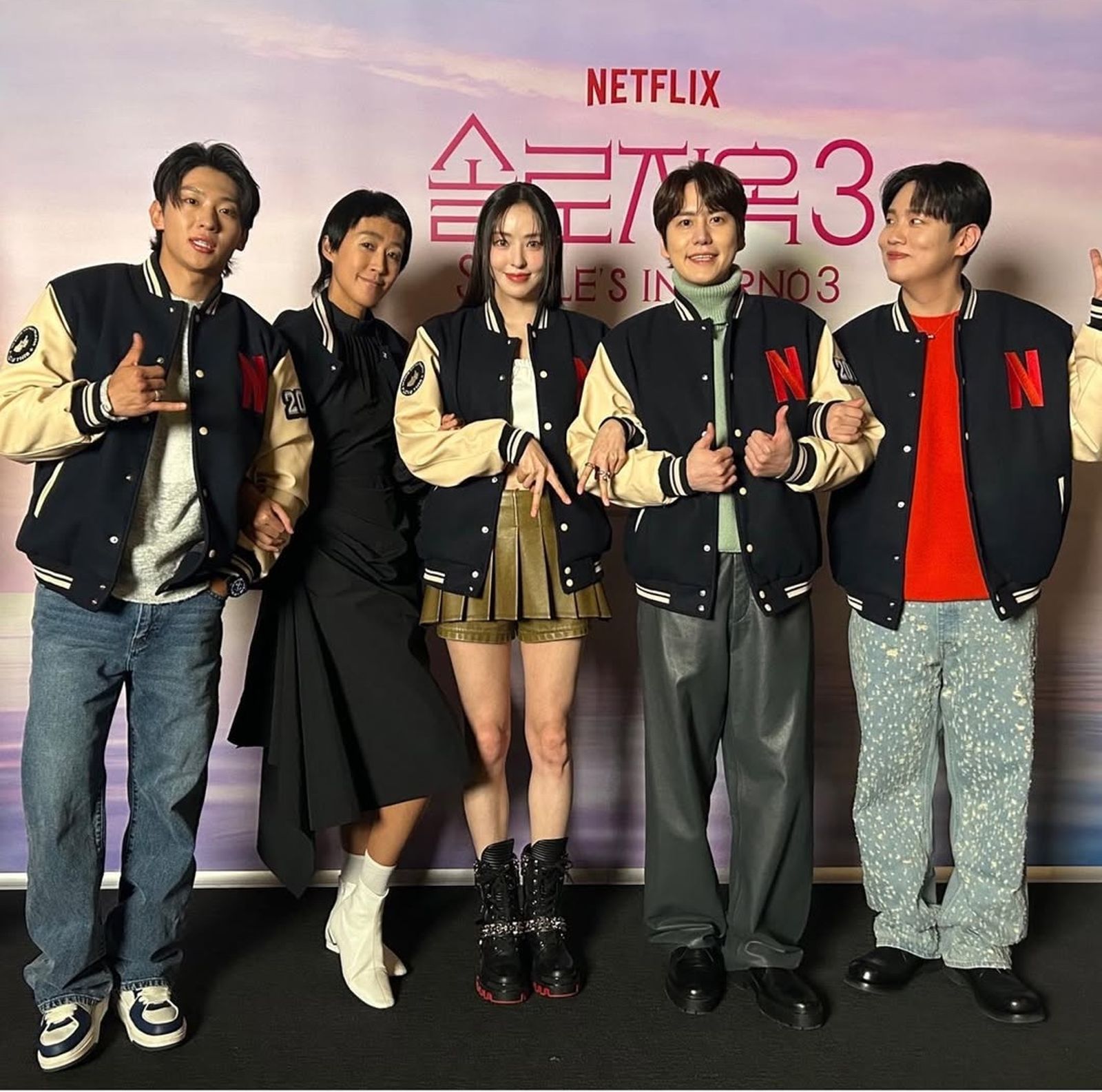 洪真慶（左二）主持《單身即地獄》在台享知名度。翻攝IG@jinkyunghong