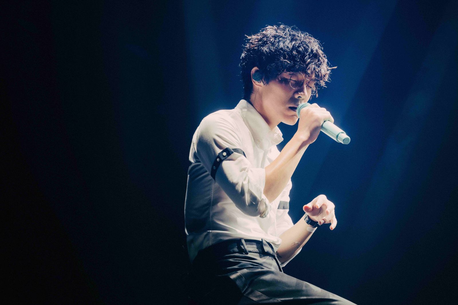 直擊／盧廣仲獻唱方大同經典逼哭歌迷　突邀3000人「冥想8分鐘」全場驚呆