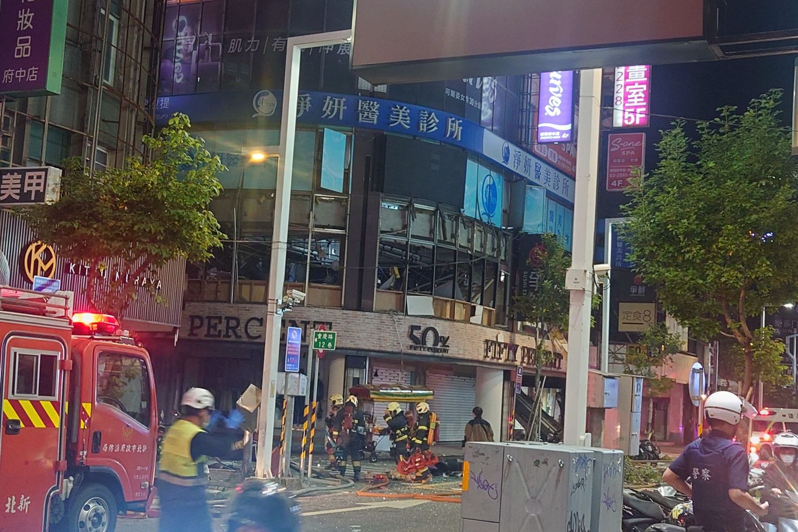 板橋深夜氣爆。圖／翻攝自爆料公社