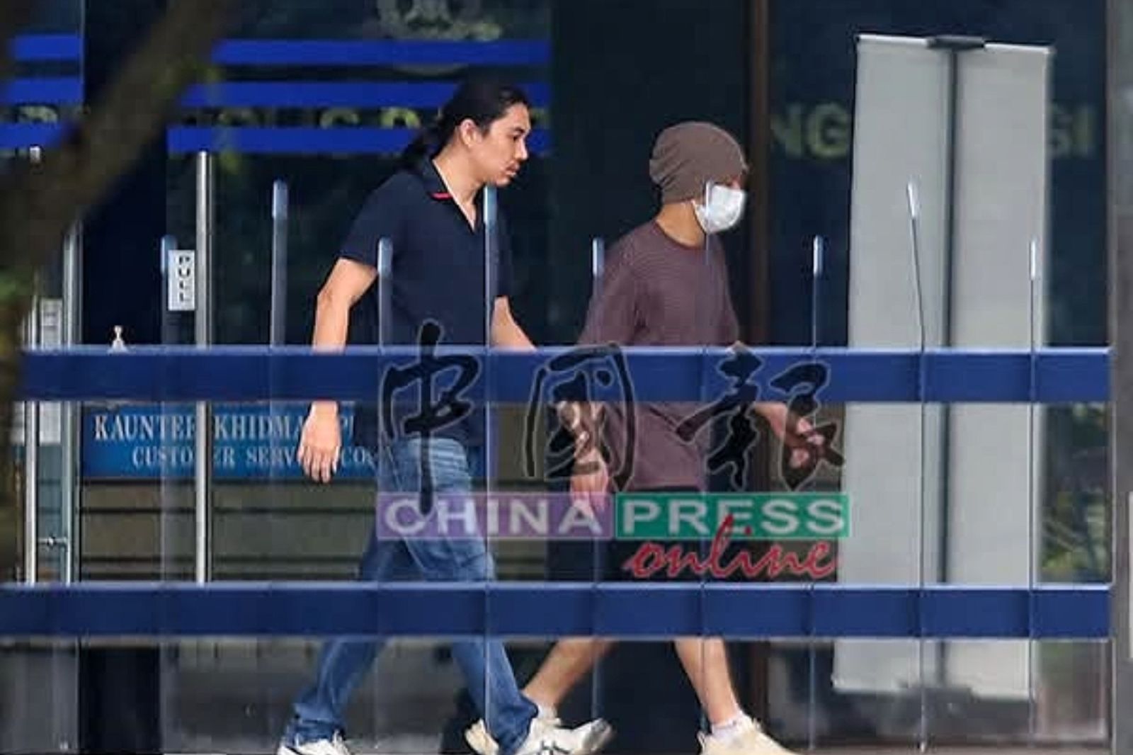 快訊／黃明志現身了！遭延扣9天暴瘦露面　警證實「只是短暫自由」