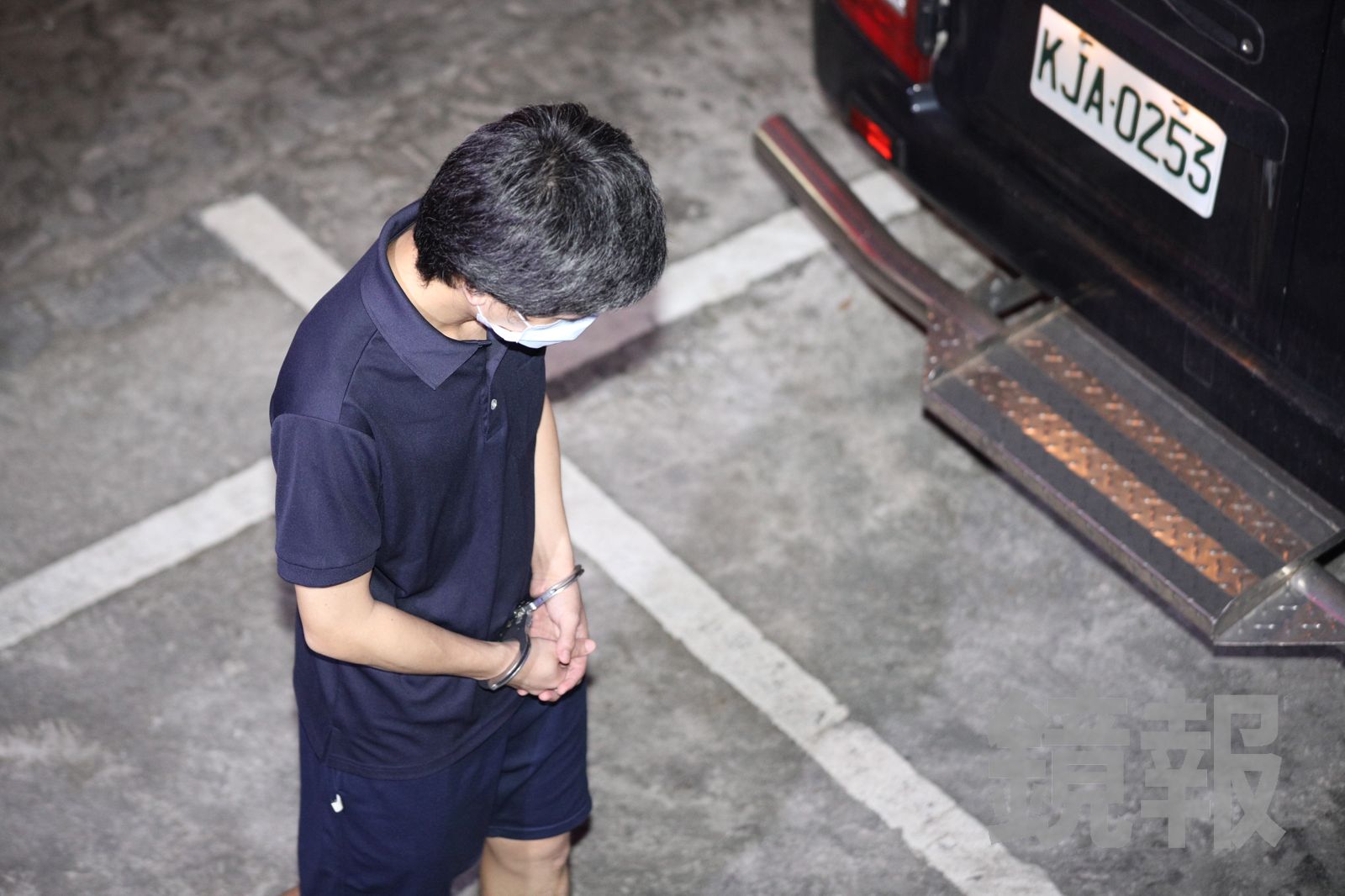 主嫌之一楊紀文具有香港護照,法院認定有逃亡之虞裁定收押。