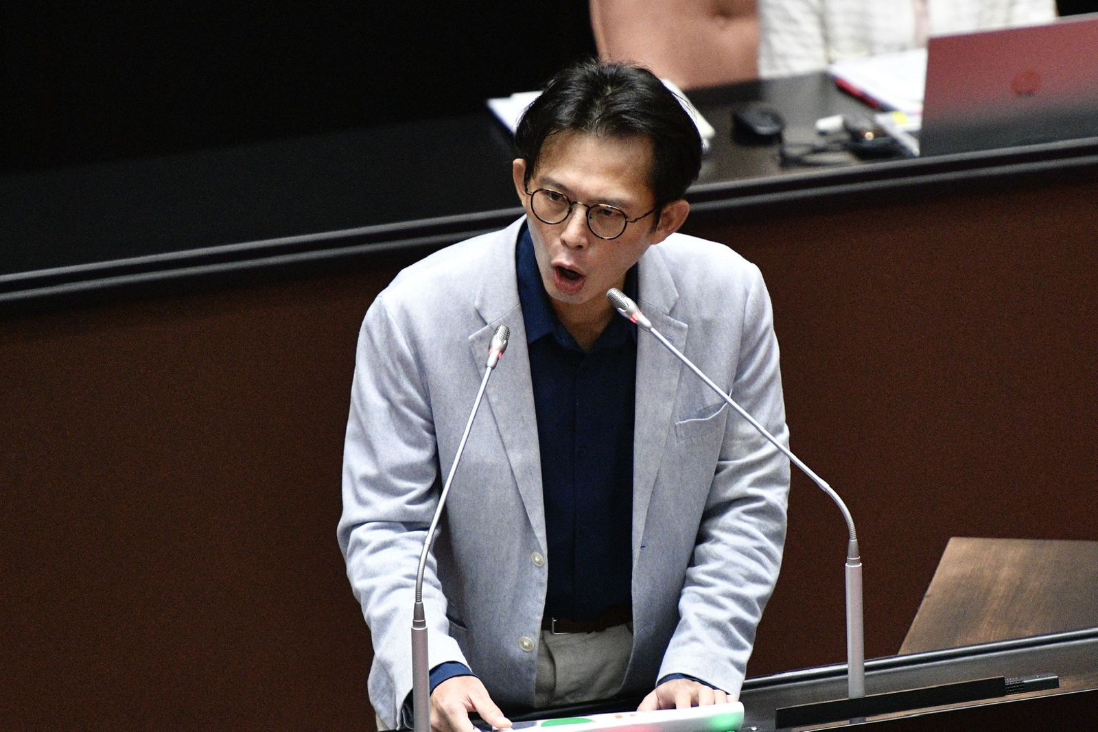 有國際貿易牌就可進口炸藥?　黃國昌批納稅錢不是給民進黨上下其手


