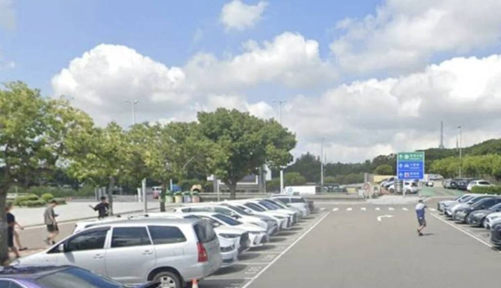 國3東山服務區離奇命案!七旬婦「停車格前搭帳篷」夜宿 氣絕10小時無人知