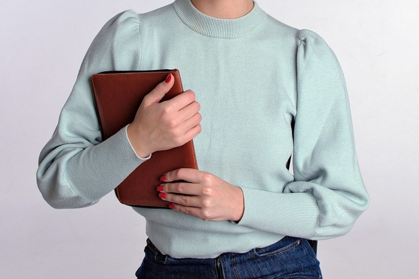 年薪160萬住不起套房！教師靠這款副業「每月多賺4.8萬」超猛斜槓公式曝光